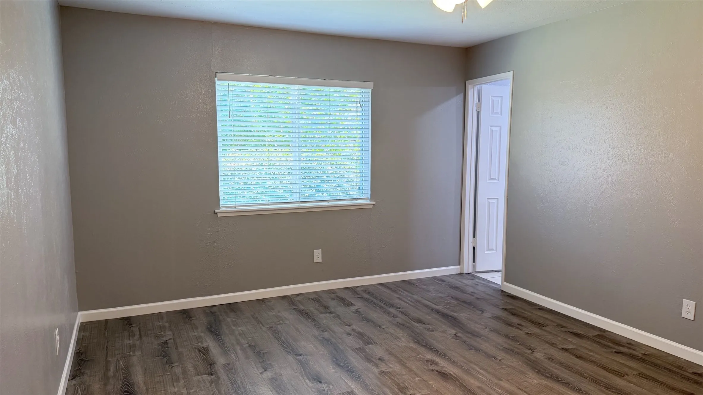 Single Family Residence For Rent in Dallas County , 445 Sandy Knoll Drive, Coppell, Texas 75019, 3 Bedroom, 2 Bathroom, 2 Garage spaces, 1,420 Sqft, built in 1979, mls#21382331, Real Estate Agent in Coppell, Homes For Rent in Dallas county, Homes For Rent in Coppell, Realtor in Coppell Texas, Real Estate Brokerage Independent Realty Texas, Luminita Cordes Realtor