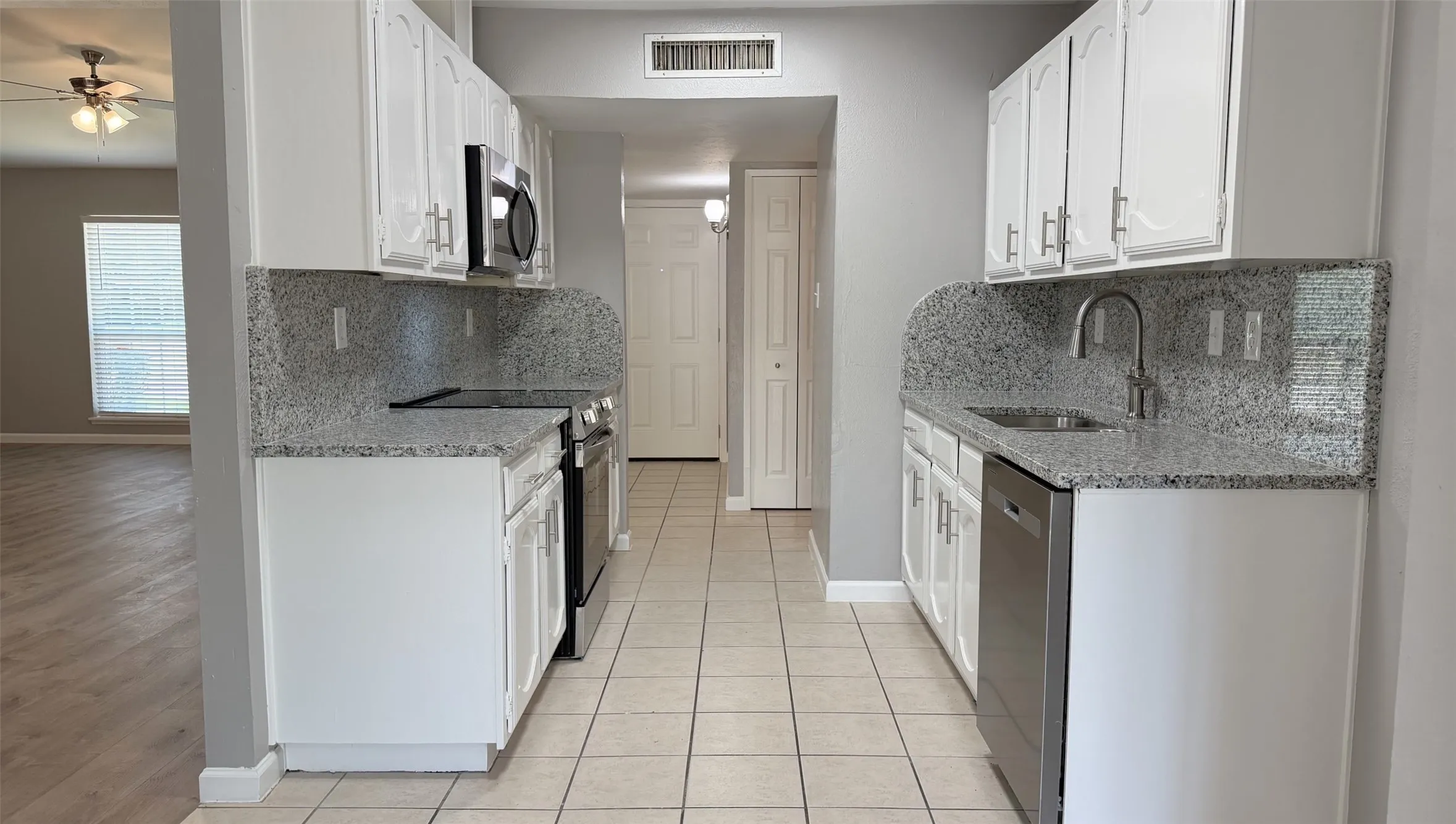 Single Family Residence For Rent in Dallas County , 445 Sandy Knoll Drive, Coppell, Texas 75019, 3 Bedroom, 2 Bathroom, 2 Garage spaces, 1,420 Sqft, built in 1979, mls#21382331, Real Estate Agent in Coppell, Homes For Rent in Dallas county, Homes For Rent in Coppell, Realtor in Coppell Texas, Real Estate Brokerage Independent Realty Texas, Luminita Cordes Realtor