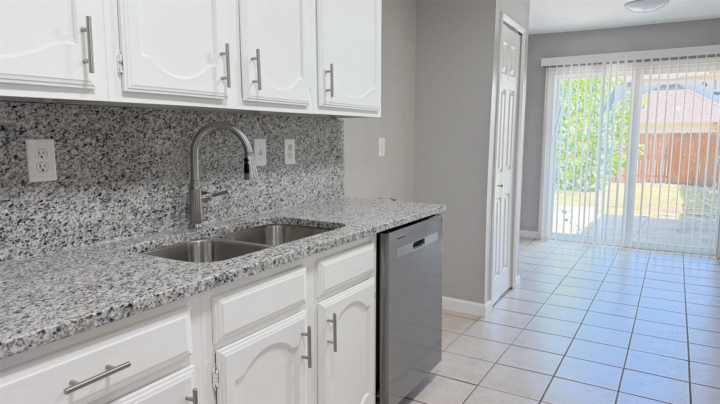 Single Family Residence For Rent in Dallas County , 445 Sandy Knoll Drive, Coppell, Texas 75019, 3 Bedroom, 2 Bathroom, 2 Garage spaces, 1,420 Sqft, built in 1979, mls#21382331, Real Estate Agent in Coppell, Homes For Rent in Dallas county, Homes For Rent in Coppell, Realtor in Coppell Texas, Real Estate Brokerage Independent Realty Texas, Luminita Cordes Realtor