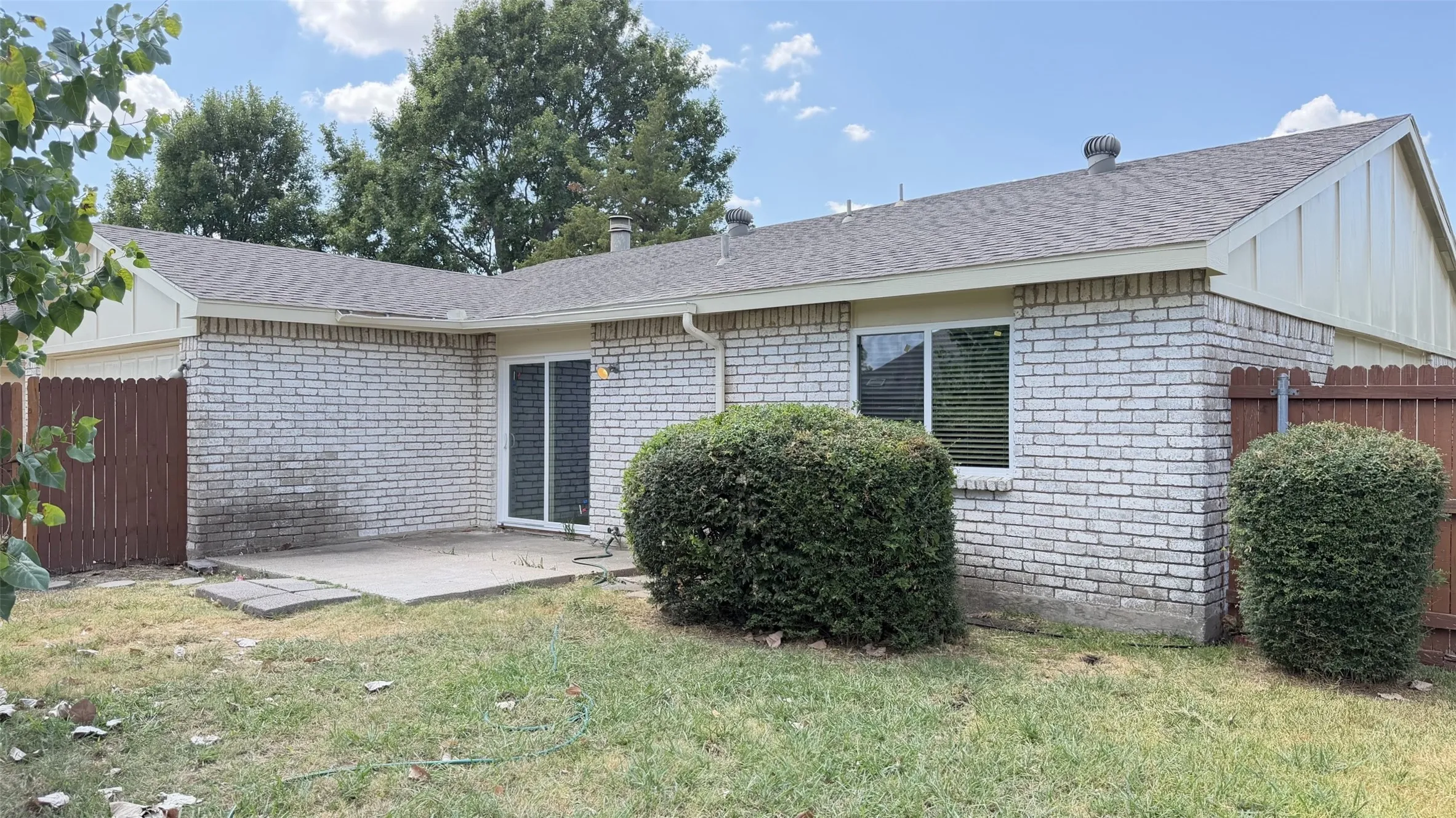 Single Family Residence For Rent in Dallas County , 445 Sandy Knoll Drive, Coppell, Texas 75019, 3 Bedroom, 2 Bathroom, 2 Garage spaces, 1,420 Sqft, built in 1979, mls#21382331, Real Estate Agent in Coppell, Homes For Rent in Dallas county, Homes For Rent in Coppell, Realtor in Coppell Texas, Real Estate Brokerage Independent Realty Texas, Luminita Cordes Realtor