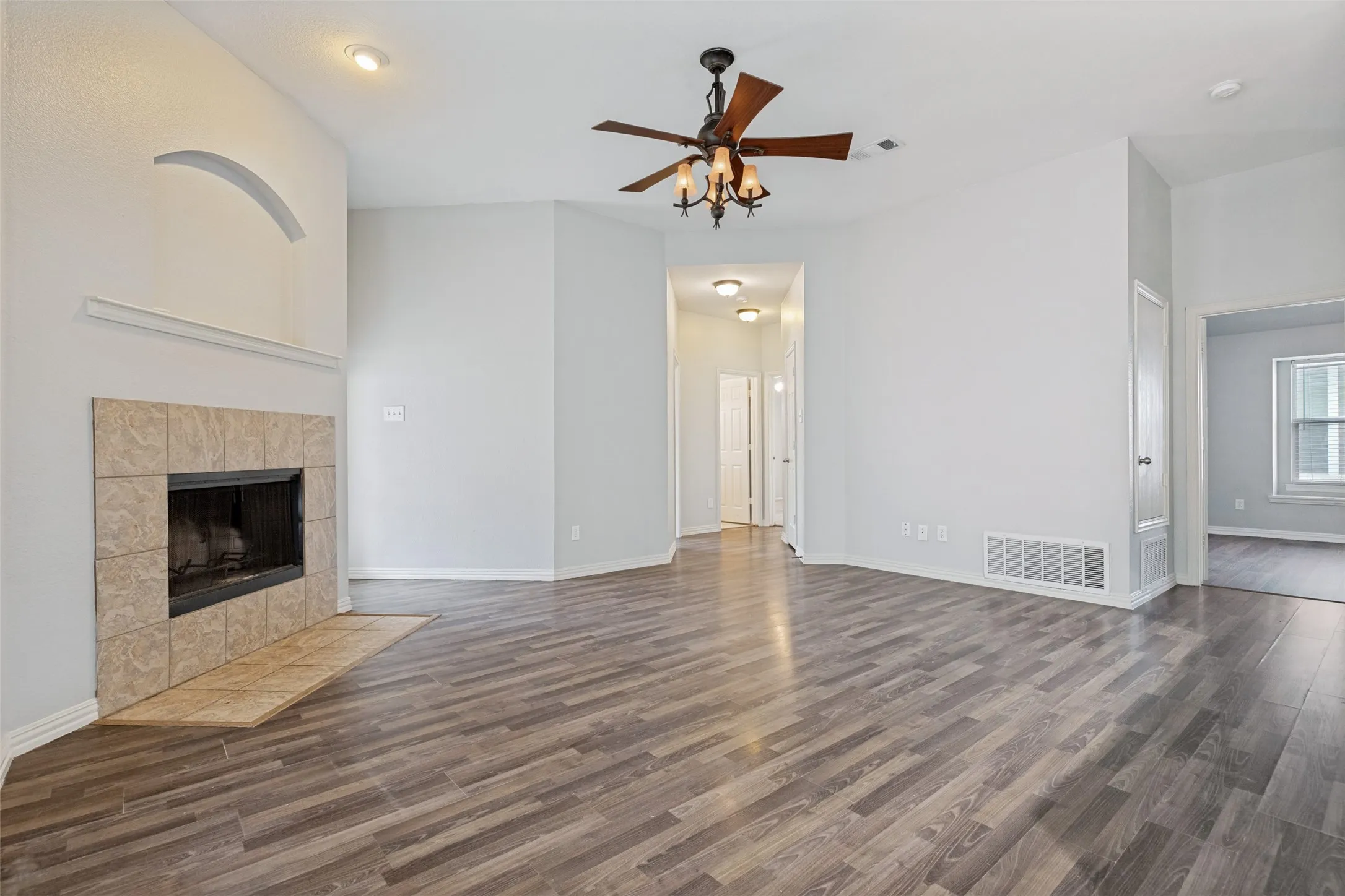 Single Family Residence For Rent in Collin County , 2314 Wiley Farm, Anna, Texas 75409, 3 Bedroom, 2 Bathroom, 2 Garage spaces, 1,491 Sqft, built in 2004, mls#21382400, Real Estate Agent in Anna, Homes For Rent in Collin county, Homes For Rent in Anna, Realtor in Anna Texas, Real Estate Brokerage Independent Realty Texas, Luminita Cordes Realtor