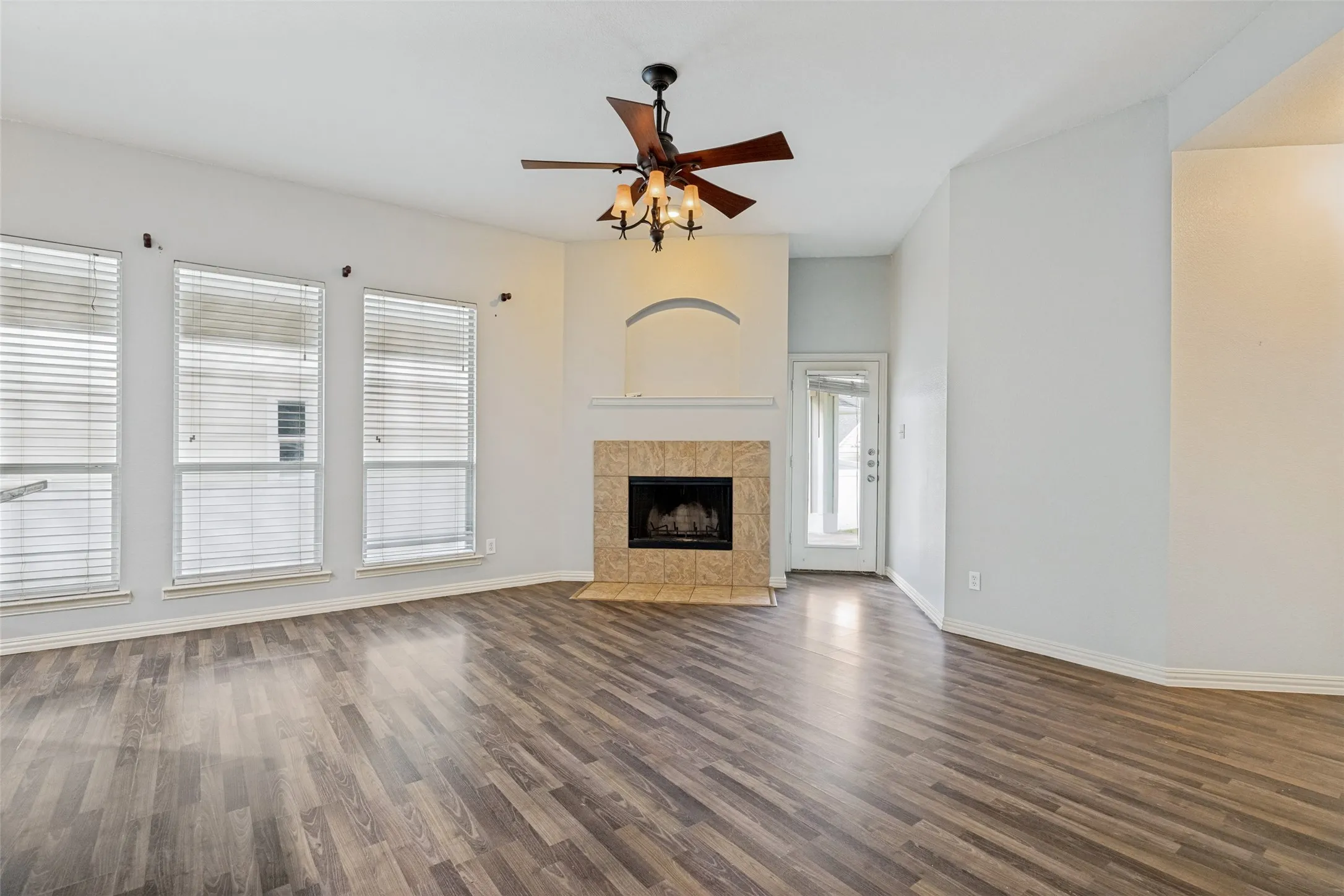 Single Family Residence For Rent in Collin County , 2314 Wiley Farm, Anna, Texas 75409, 3 Bedroom, 2 Bathroom, 2 Garage spaces, 1,491 Sqft, built in 2004, mls#21382400, Real Estate Agent in Anna, Homes For Rent in Collin county, Homes For Rent in Anna, Realtor in Anna Texas, Real Estate Brokerage Independent Realty Texas, Luminita Cordes Realtor