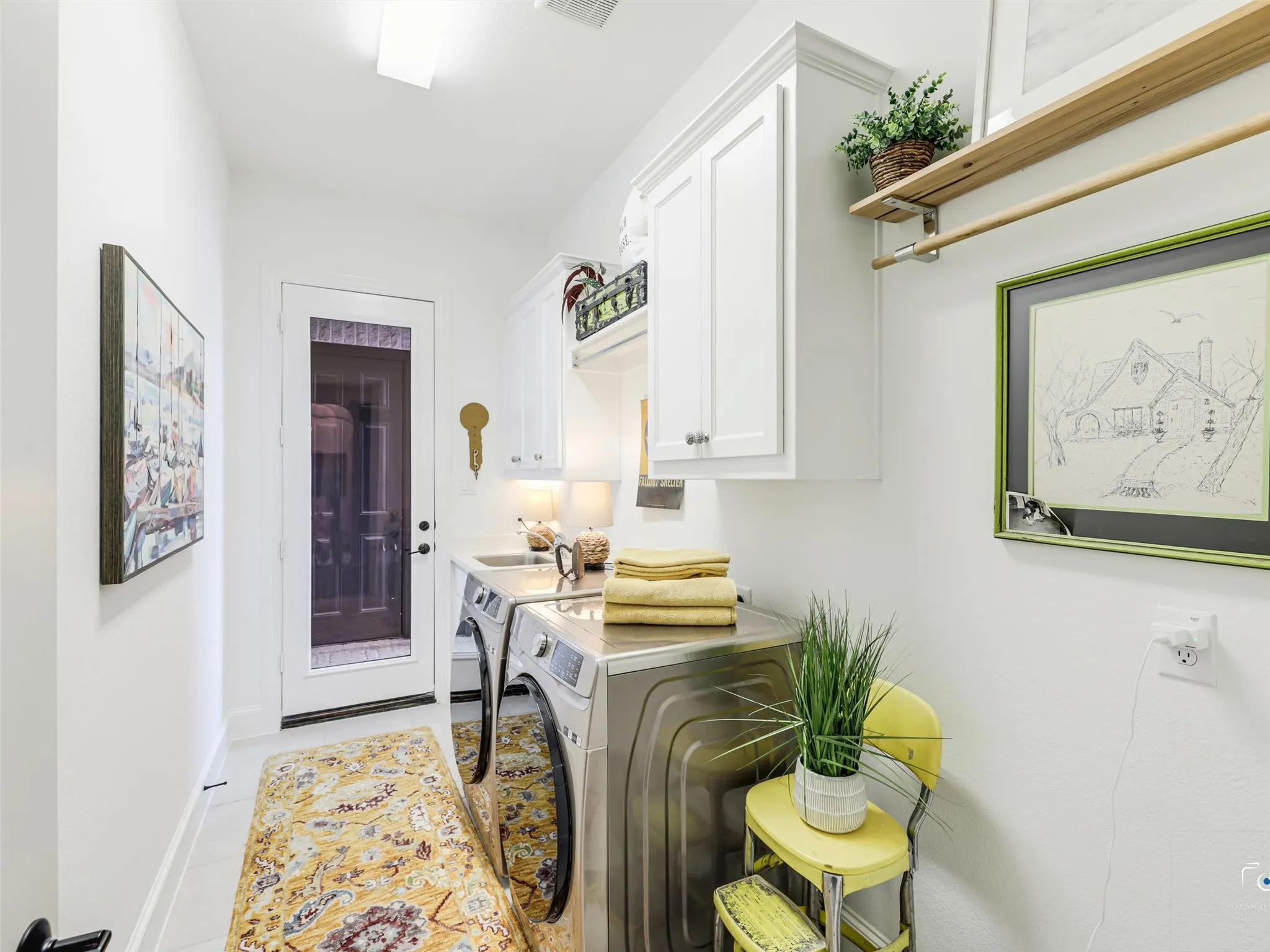 Single Family Residence For Sale in Denton County , 3900 Pepper Grass Lane, Prosper, Texas 75078, 4 Bedroom, 4 Bathroom, 3 Garage spaces, 3,660 Sqft, built in 2018, mls#21379909, Real Estate Agent in Prosper, Homes For Sale in Denton county, Homes For Sale in Prosper, Realtor in Prosper Texas, Real Estate Brokerage Independent Realty Texas, Luminita Cordes Realtor