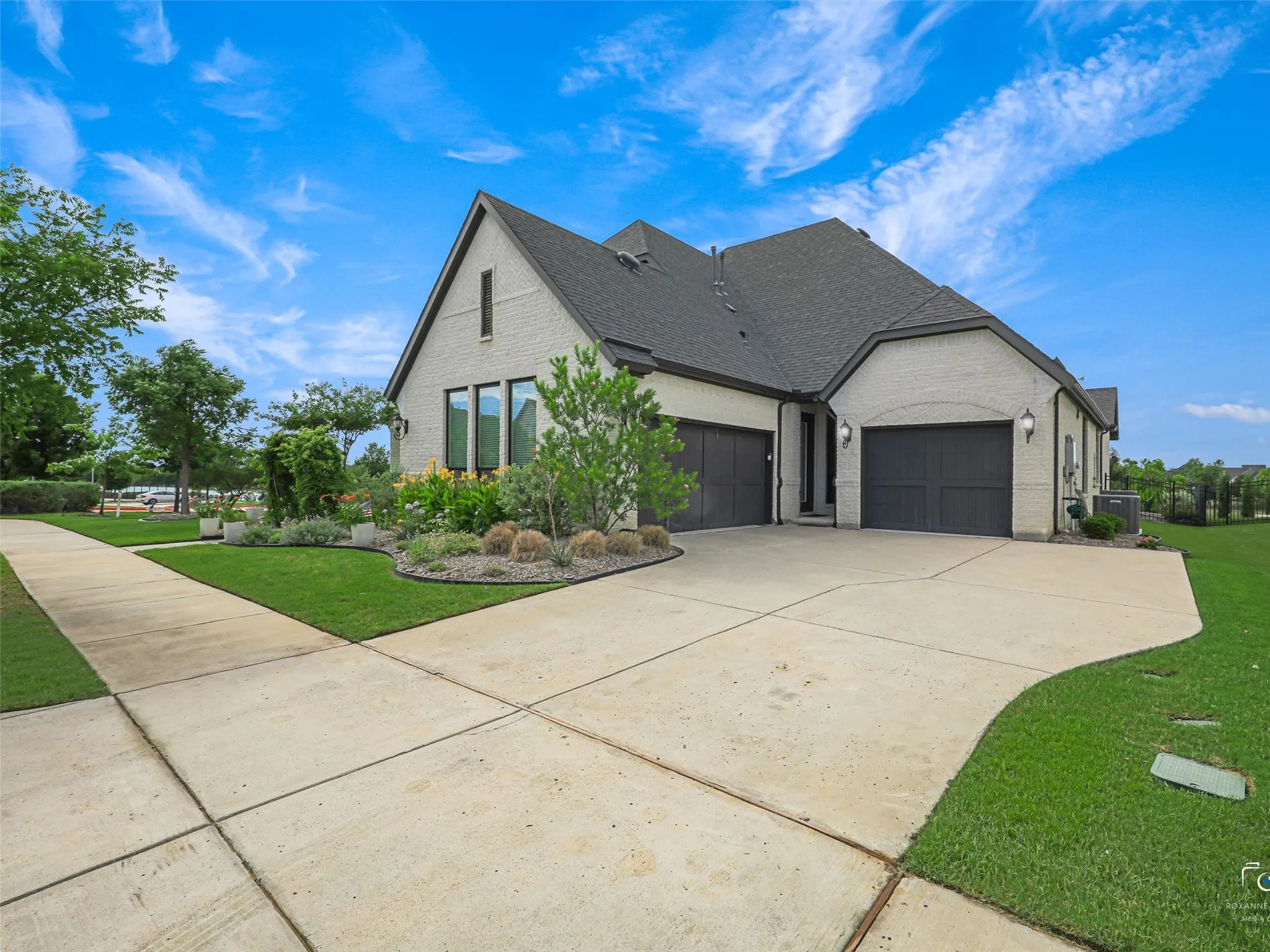 Single Family Residence For Sale in Denton County , 3900 Pepper Grass Lane, Prosper, Texas 75078, 4 Bedroom, 4 Bathroom, 3 Garage spaces, 3,660 Sqft, built in 2018, mls#21379909, Real Estate Agent in Prosper, Homes For Sale in Denton county, Homes For Sale in Prosper, Realtor in Prosper Texas, Real Estate Brokerage Independent Realty Texas, Luminita Cordes Realtor