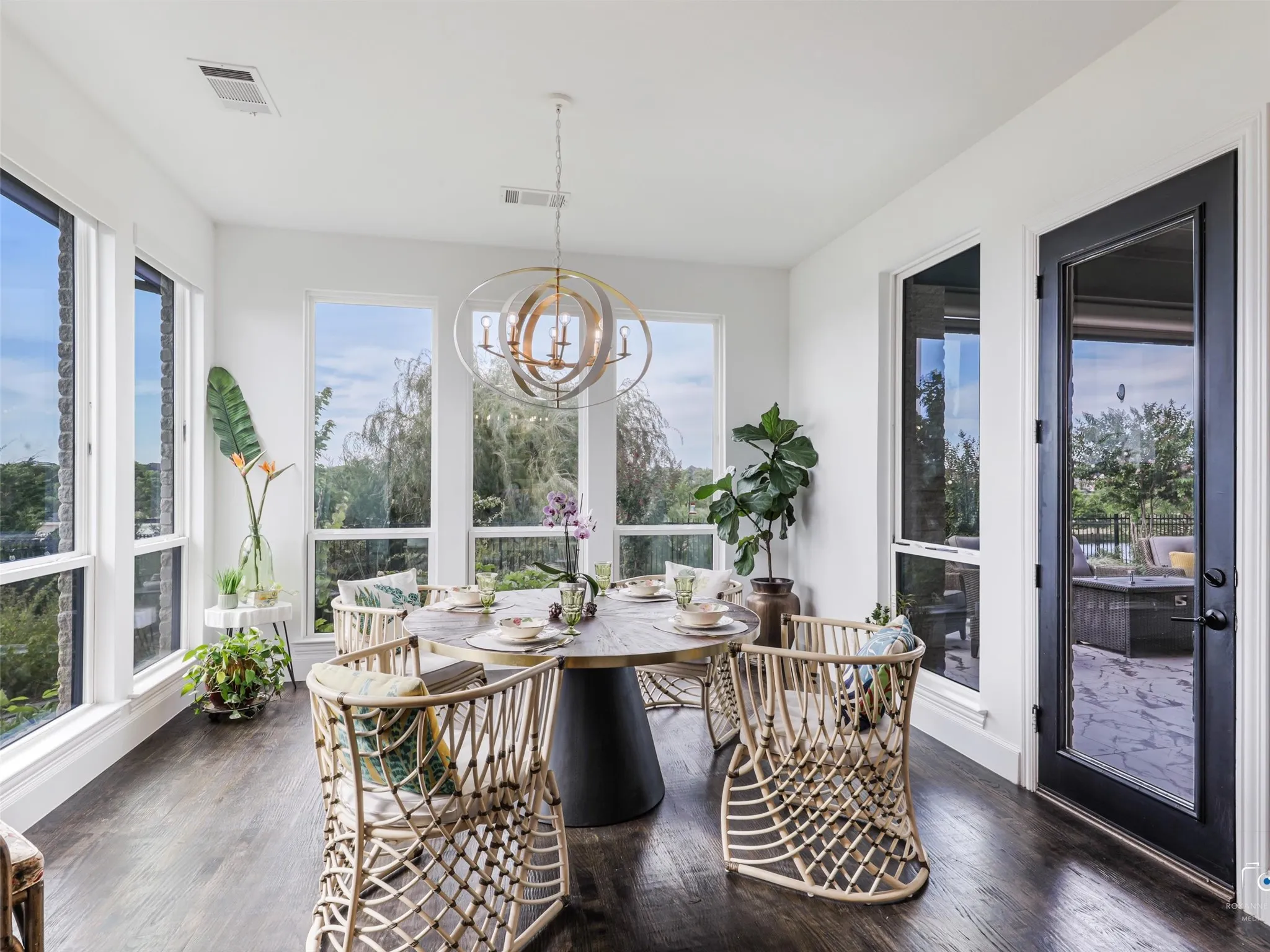 Single Family Residence For Sale in Denton County , 3900 Pepper Grass Lane, Prosper, Texas 75078, 4 Bedroom, 4 Bathroom, 3 Garage spaces, 3,660 Sqft, built in 2018, mls#21379909, Real Estate Agent in Prosper, Homes For Sale in Denton county, Homes For Sale in Prosper, Realtor in Prosper Texas, Real Estate Brokerage Independent Realty Texas, Luminita Cordes Realtor