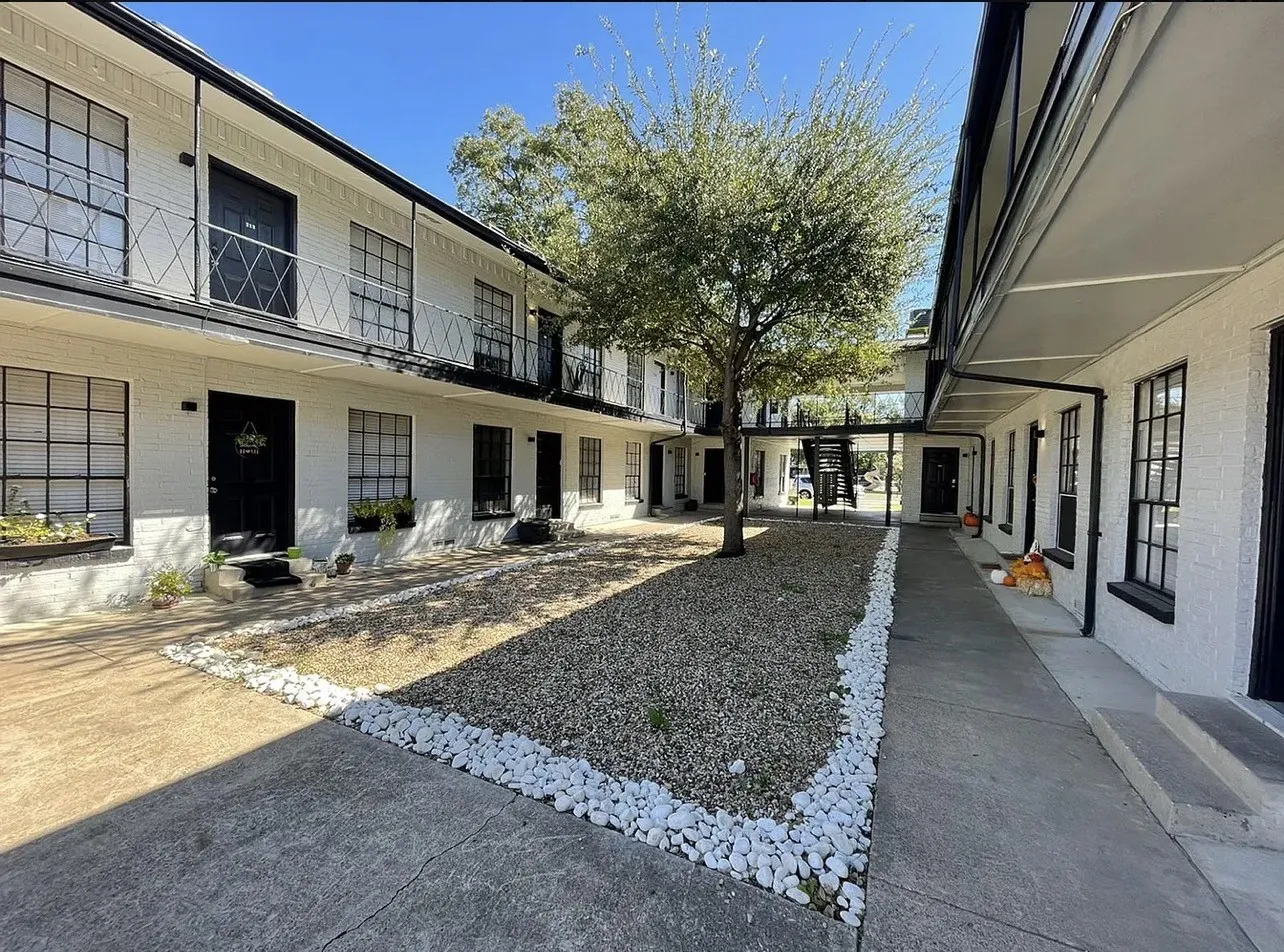 Apartment For Rent in Dallas County , 5317 Junius Street 209, Dallas, Texas 75214, 2 Bedroom, 1 Bathroom, Garage spaces, 900 Sqft, built in 2023, mls#21382382, Real Estate Agent in Dallas, Homes For Rent in Dallas county, Homes For Rent in Dallas, Realtor in Dallas Texas, Real Estate Brokerage Independent Realty Texas, Luminita Cordes Realtor