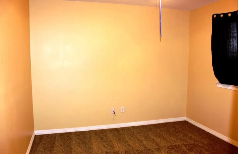 Single Family Residence For Rent in Ellis County , 1303 S 5th Street, Midlothian, Texas 76065, 3 Bedroom, 2 Bathroom, 2 Garage spaces, 1,346 Sqft, built in 1995, mls#21361355, Real Estate Agent in Midlothian, Homes For Rent in Ellis county, Homes For Rent in Midlothian, Realtor in Midlothian Texas, Real Estate Brokerage Independent Realty Texas, Luminita Cordes Realtor