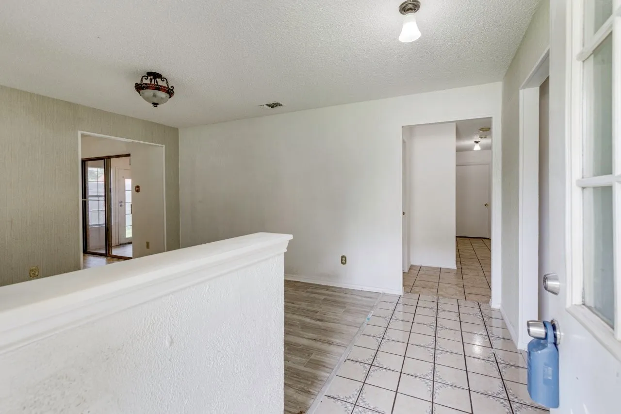 Single Family Residence For Rent in Dallas County , 902 Wayne Avenue, Duncanville, Texas 75137, 3 Bedroom, 2 Bathroom, 2 Garage spaces, 1,544 Sqft, built in 1985, mls#21381427, Real Estate Agent in Duncanville, Homes For Rent in Dallas county, Homes For Rent in Duncanville, Realtor in Duncanville Texas, Real Estate Brokerage Independent Realty Texas, Luminita Cordes Realtor