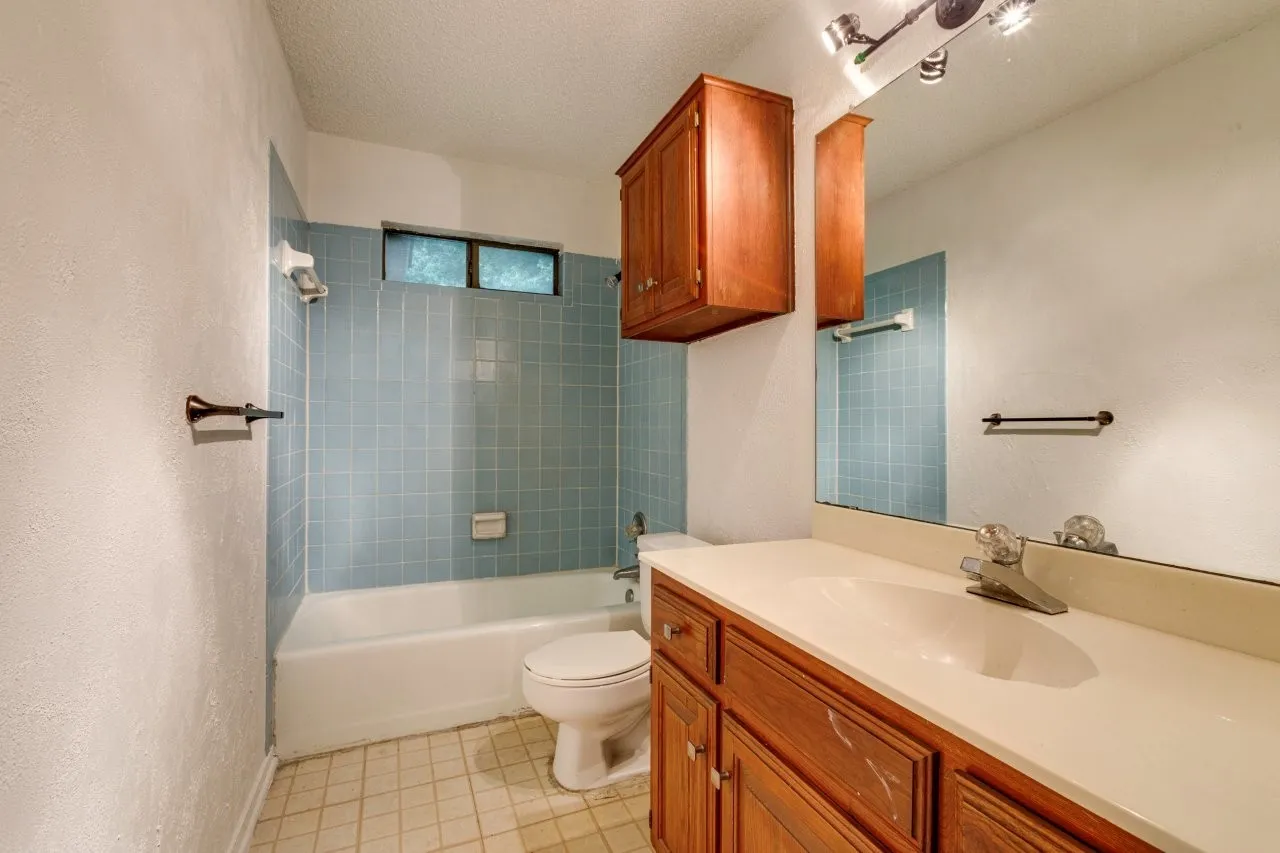 Single Family Residence For Rent in Dallas County , 902 Wayne Avenue, Duncanville, Texas 75137, 3 Bedroom, 2 Bathroom, 2 Garage spaces, 1,544 Sqft, built in 1985, mls#21381427, Real Estate Agent in Duncanville, Homes For Rent in Dallas county, Homes For Rent in Duncanville, Realtor in Duncanville Texas, Real Estate Brokerage Independent Realty Texas, Luminita Cordes Realtor
