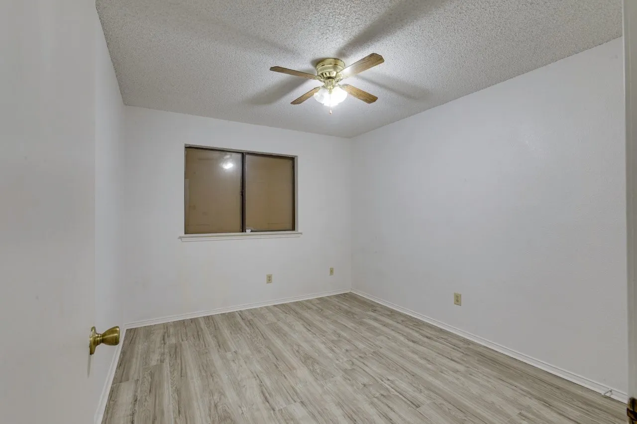 Single Family Residence For Rent in Dallas County , 902 Wayne Avenue, Duncanville, Texas 75137, 3 Bedroom, 2 Bathroom, 2 Garage spaces, 1,544 Sqft, built in 1985, mls#21381427, Real Estate Agent in Duncanville, Homes For Rent in Dallas county, Homes For Rent in Duncanville, Realtor in Duncanville Texas, Real Estate Brokerage Independent Realty Texas, Luminita Cordes Realtor