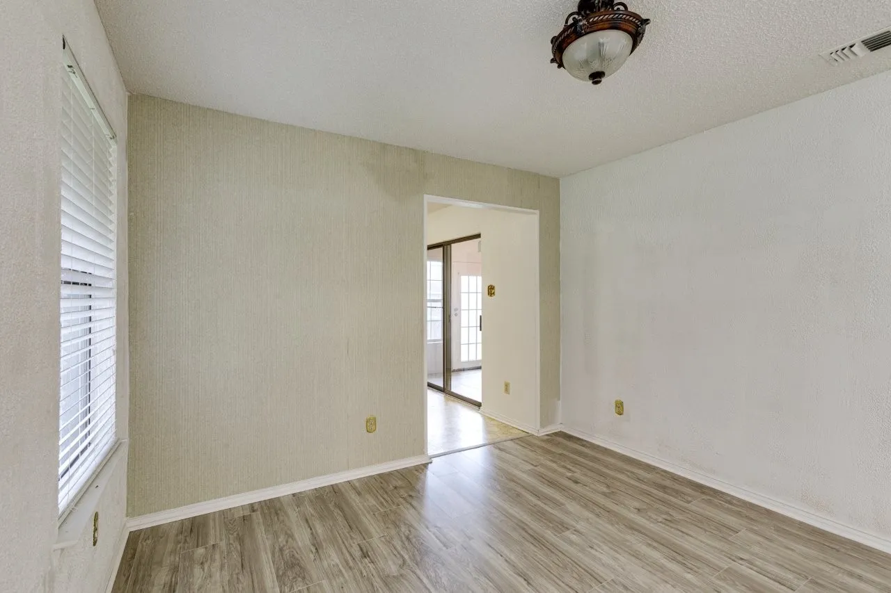 Single Family Residence For Rent in Dallas County , 902 Wayne Avenue, Duncanville, Texas 75137, 3 Bedroom, 2 Bathroom, 2 Garage spaces, 1,544 Sqft, built in 1985, mls#21381427, Real Estate Agent in Duncanville, Homes For Rent in Dallas county, Homes For Rent in Duncanville, Realtor in Duncanville Texas, Real Estate Brokerage Independent Realty Texas, Luminita Cordes Realtor