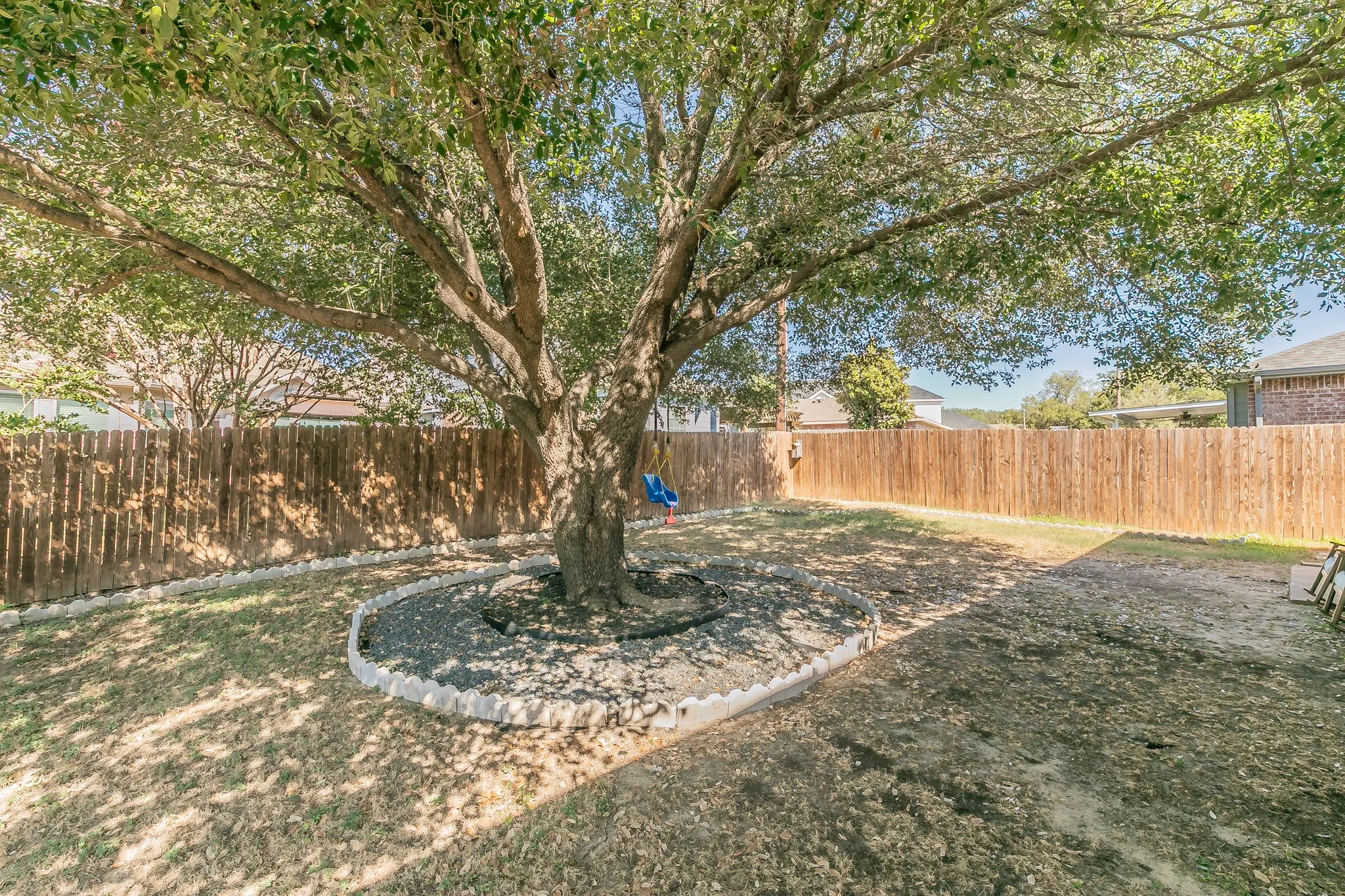 Single Family Residence For Sale in Tarrant County , 5009 Bedfordshire Drive, Fort Worth, Texas 76135, 3 Bedroom, 2 Bathroom, 2 Garage spaces, 1,583 Sqft, built in 2003, mls#21380235, Real Estate Agent in Fort Worth, Homes For Sale in Tarrant county, Homes For Sale in Fort Worth, Realtor in Fort Worth Texas, Real Estate Brokerage Independent Realty Texas, Luminita Cordes Realtor