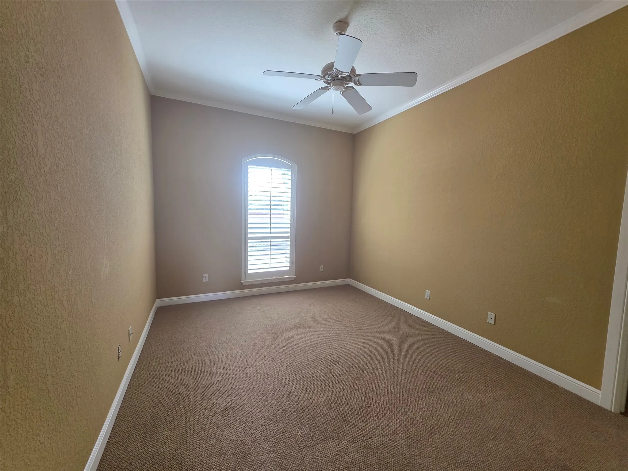 Single Family Residence For Rent in Hood County , 4204 Bluff View Drive, Granbury, Texas 76048, 3 Bedroom, 4 Bathroom, 3 Garage spaces, 2,452 Sqft, built in 2006, mls#21382259, Real Estate Agent in Granbury, Homes For Rent in Hood county, Homes For Rent in Granbury, Realtor in Granbury Texas, Real Estate Brokerage Independent Realty Texas, Luminita Cordes Realtor