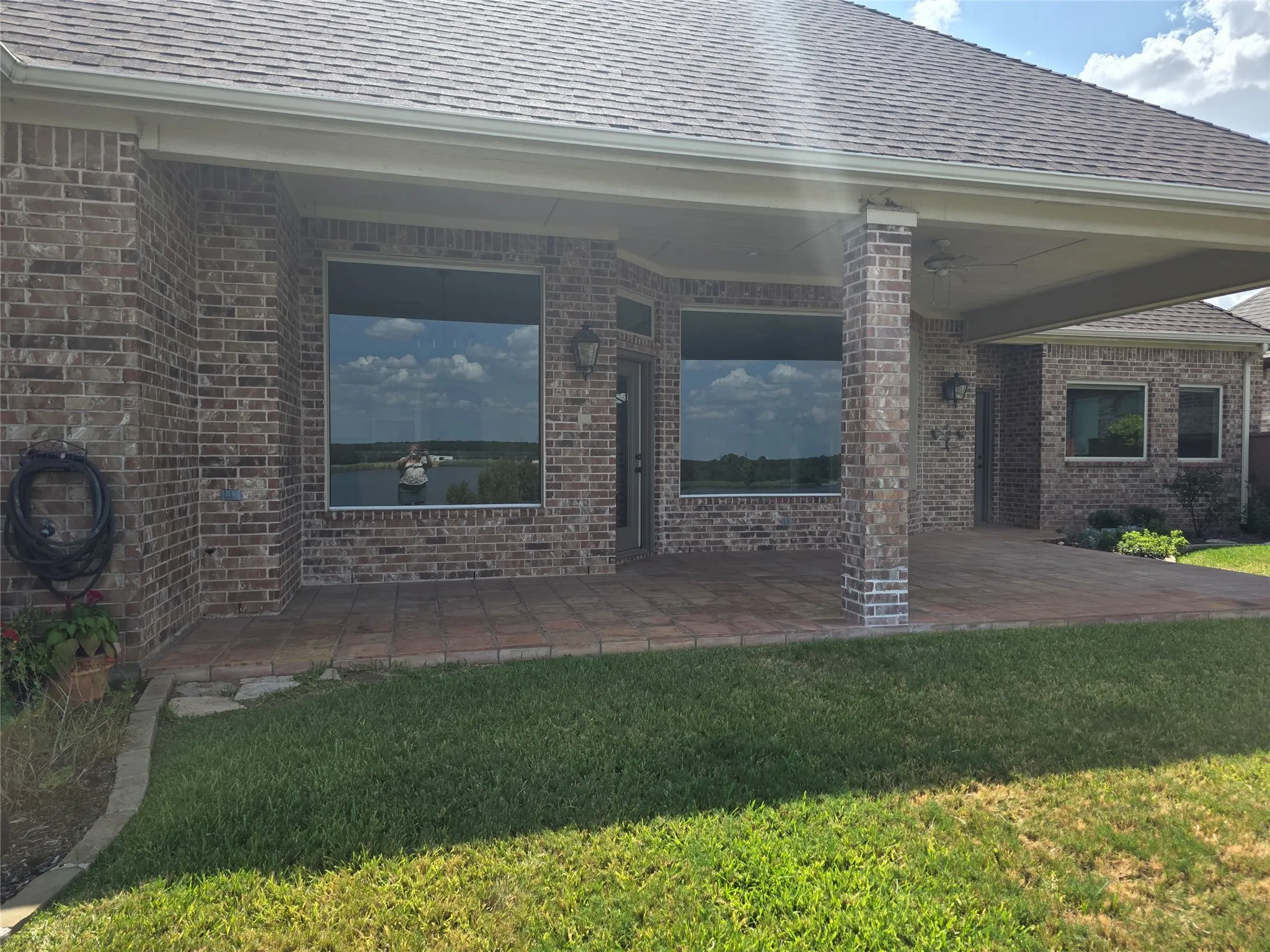 Single Family Residence For Rent in Hood County , 4204 Bluff View Drive, Granbury, Texas 76048, 3 Bedroom, 4 Bathroom, 3 Garage spaces, 2,452 Sqft, built in 2006, mls#21382259, Real Estate Agent in Granbury, Homes For Rent in Hood county, Homes For Rent in Granbury, Realtor in Granbury Texas, Real Estate Brokerage Independent Realty Texas, Luminita Cordes Realtor