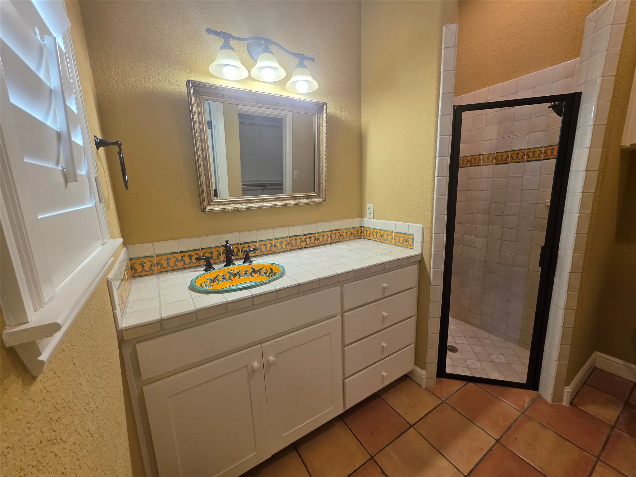 Single Family Residence For Rent in Hood County , 4204 Bluff View Drive, Granbury, Texas 76048, 3 Bedroom, 4 Bathroom, 3 Garage spaces, 2,452 Sqft, built in 2006, mls#21382259, Real Estate Agent in Granbury, Homes For Rent in Hood county, Homes For Rent in Granbury, Realtor in Granbury Texas, Real Estate Brokerage Independent Realty Texas, Luminita Cordes Realtor