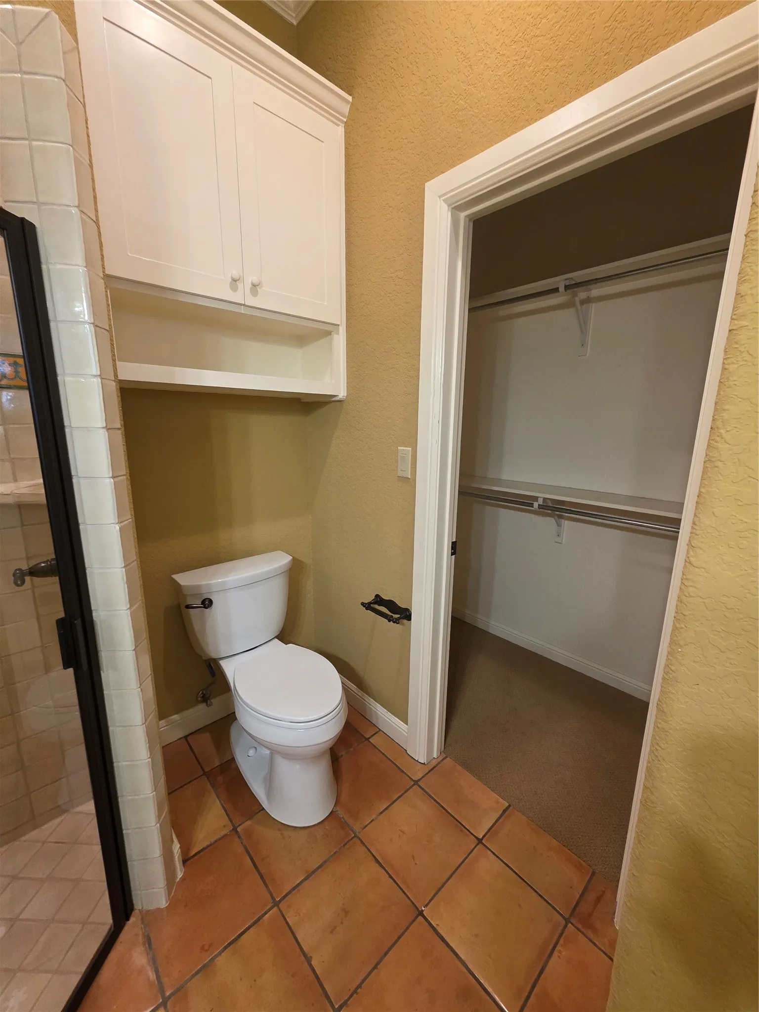 Single Family Residence For Rent in Hood County , 4204 Bluff View Drive, Granbury, Texas 76048, 3 Bedroom, 4 Bathroom, 3 Garage spaces, 2,452 Sqft, built in 2006, mls#21382259, Real Estate Agent in Granbury, Homes For Rent in Hood county, Homes For Rent in Granbury, Realtor in Granbury Texas, Real Estate Brokerage Independent Realty Texas, Luminita Cordes Realtor