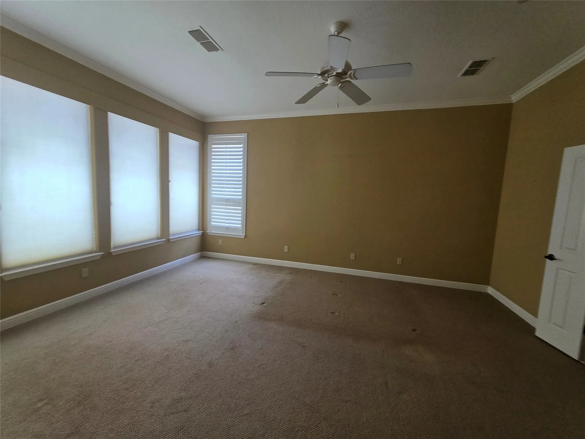 Single Family Residence For Rent in Hood County , 4204 Bluff View Drive, Granbury, Texas 76048, 3 Bedroom, 4 Bathroom, 3 Garage spaces, 2,452 Sqft, built in 2006, mls#21382259, Real Estate Agent in Granbury, Homes For Rent in Hood county, Homes For Rent in Granbury, Realtor in Granbury Texas, Real Estate Brokerage Independent Realty Texas, Luminita Cordes Realtor
