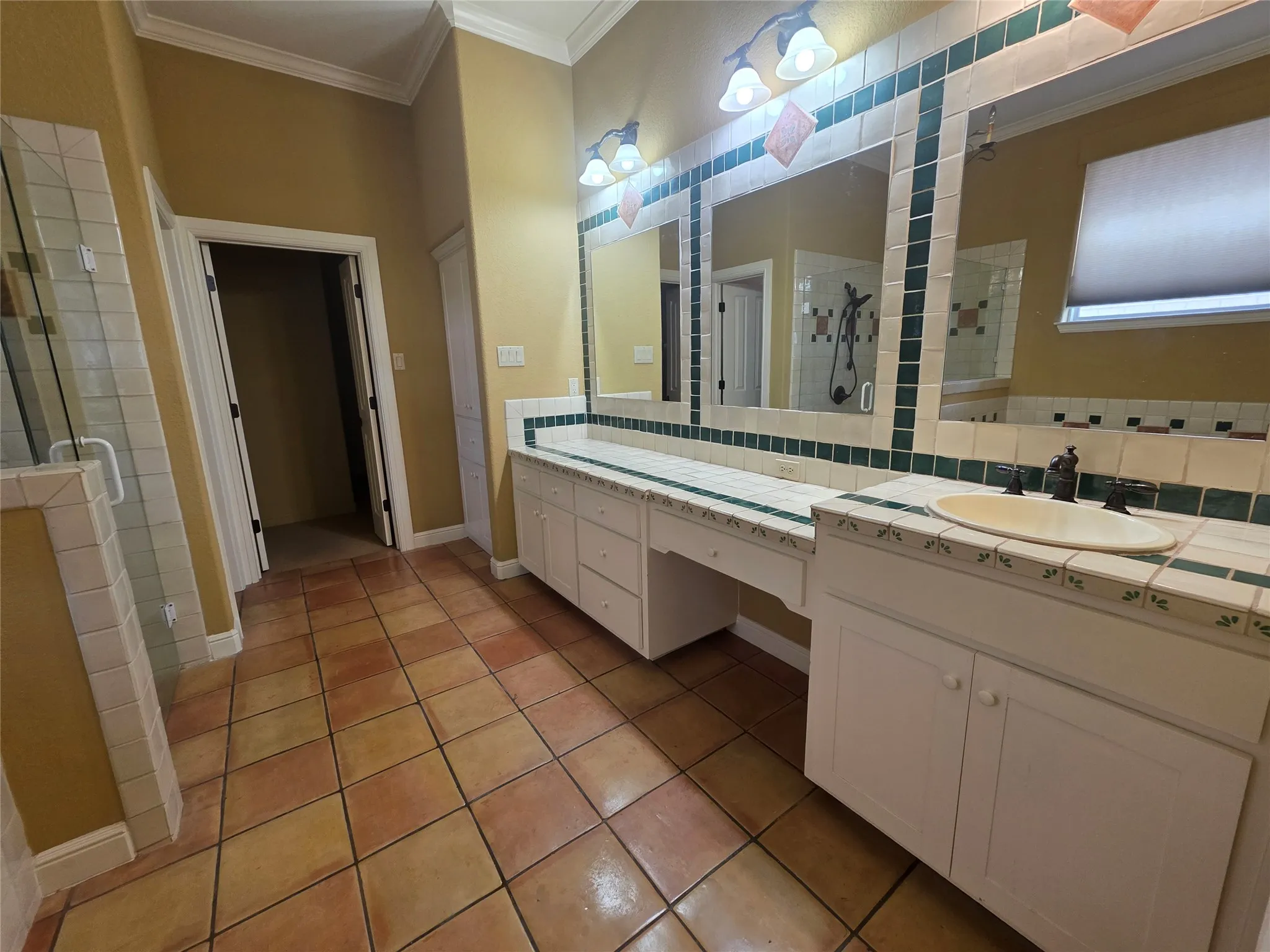 Single Family Residence For Rent in Hood County , 4204 Bluff View Drive, Granbury, Texas 76048, 3 Bedroom, 4 Bathroom, 3 Garage spaces, 2,452 Sqft, built in 2006, mls#21382259, Real Estate Agent in Granbury, Homes For Rent in Hood county, Homes For Rent in Granbury, Realtor in Granbury Texas, Real Estate Brokerage Independent Realty Texas, Luminita Cordes Realtor