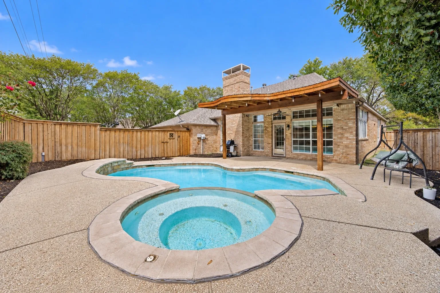 Single Family Residence For Sale in Dallas County , 821 Shorewood Drive, Coppell, Texas 75019, 4 Bedroom, 3 Bathroom, 2 Garage spaces, 2,664 Sqft, built in 1993, mls#21381822, Real Estate Agent in Coppell, Homes For Sale in Dallas county, Homes For Sale in Coppell, Realtor in Coppell Texas, Real Estate Brokerage Independent Realty Texas, Luminita Cordes Realtor