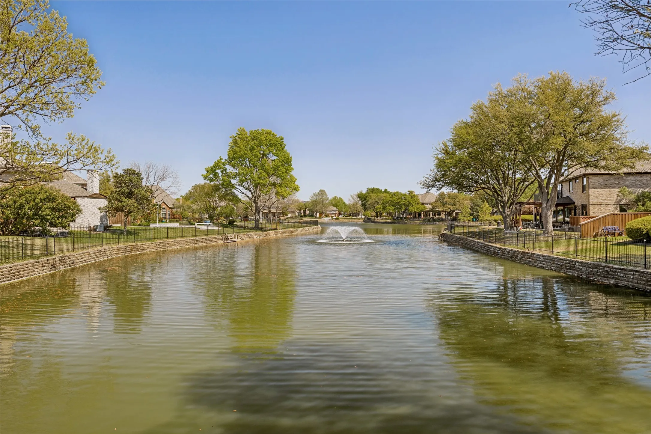 Single Family Residence For Sale in Dallas County , 821 Shorewood Drive, Coppell, Texas 75019, 4 Bedroom, 3 Bathroom, 2 Garage spaces, 2,664 Sqft, built in 1993, mls#21381822, Real Estate Agent in Coppell, Homes For Sale in Dallas county, Homes For Sale in Coppell, Realtor in Coppell Texas, Real Estate Brokerage Independent Realty Texas, Luminita Cordes Realtor