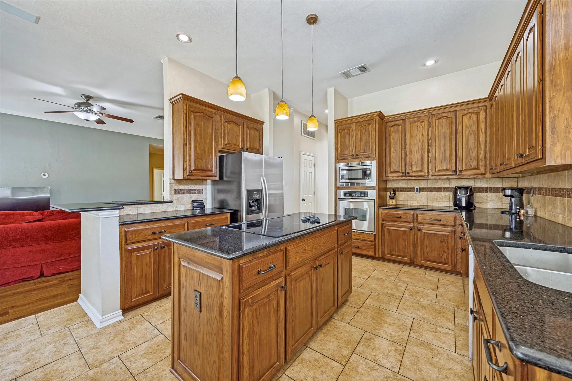 Single Family Residence For Sale in Dallas County , 821 Shorewood Drive, Coppell, Texas 75019, 4 Bedroom, 3 Bathroom, 2 Garage spaces, 2,664 Sqft, built in 1993, mls#21381822, Real Estate Agent in Coppell, Homes For Sale in Dallas county, Homes For Sale in Coppell, Realtor in Coppell Texas, Real Estate Brokerage Independent Realty Texas, Luminita Cordes Realtor