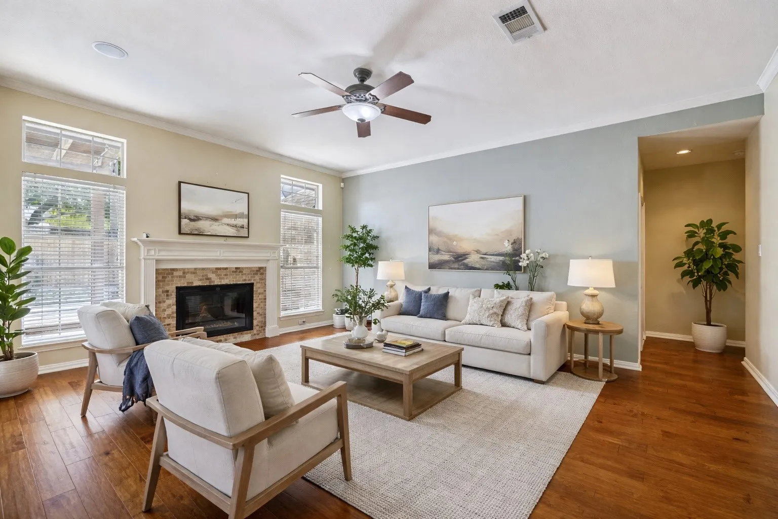 Single Family Residence For Sale in Dallas County , 821 Shorewood Drive, Coppell, Texas 75019, 4 Bedroom, 3 Bathroom, 2 Garage spaces, 2,664 Sqft, built in 1993, mls#21381822, Real Estate Agent in Coppell, Homes For Sale in Dallas county, Homes For Sale in Coppell, Realtor in Coppell Texas, Real Estate Brokerage Independent Realty Texas, Luminita Cordes Realtor