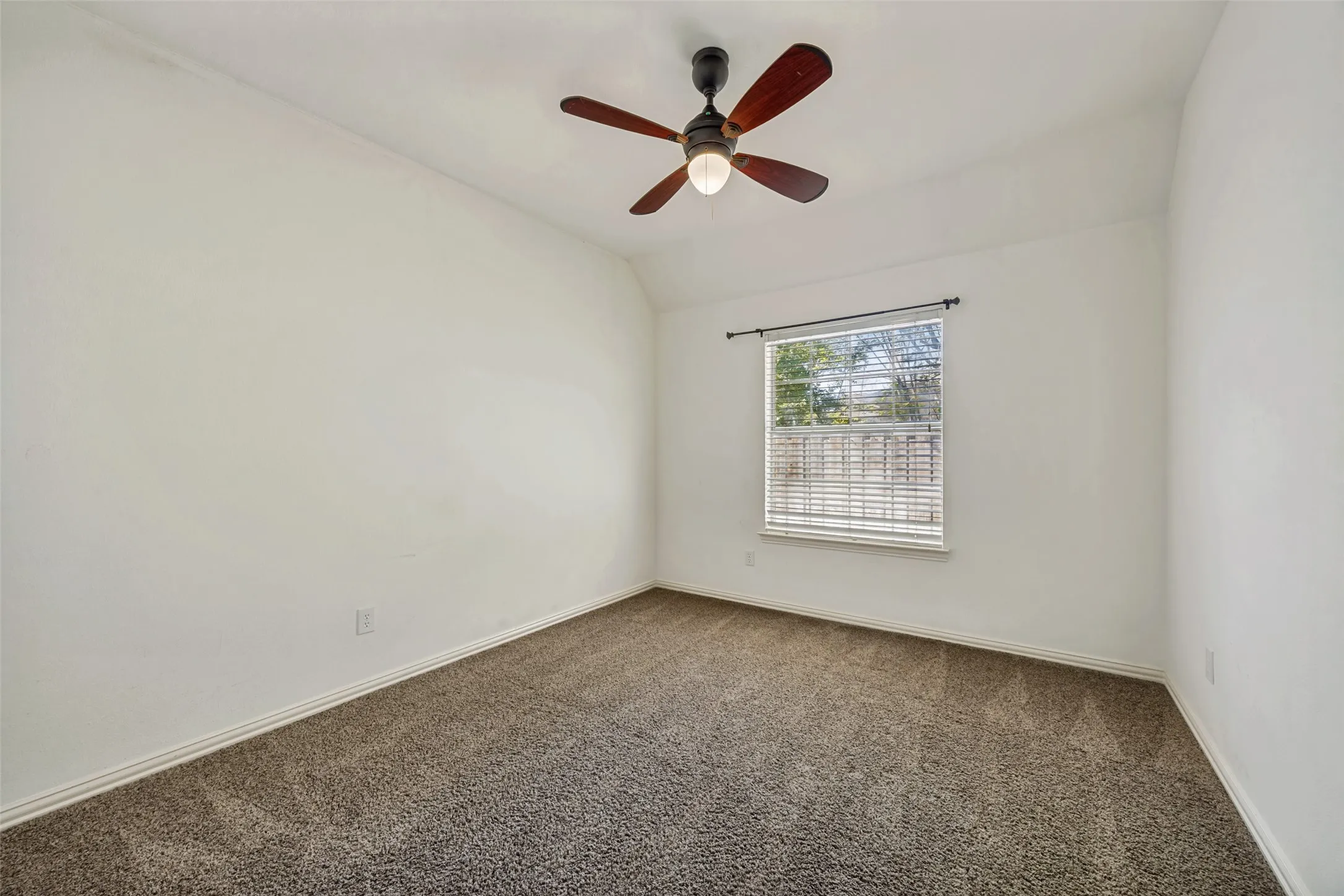 Single Family Residence For Sale in Dallas County , 821 Shorewood Drive, Coppell, Texas 75019, 4 Bedroom, 3 Bathroom, 2 Garage spaces, 2,664 Sqft, built in 1993, mls#21381822, Real Estate Agent in Coppell, Homes For Sale in Dallas county, Homes For Sale in Coppell, Realtor in Coppell Texas, Real Estate Brokerage Independent Realty Texas, Luminita Cordes Realtor