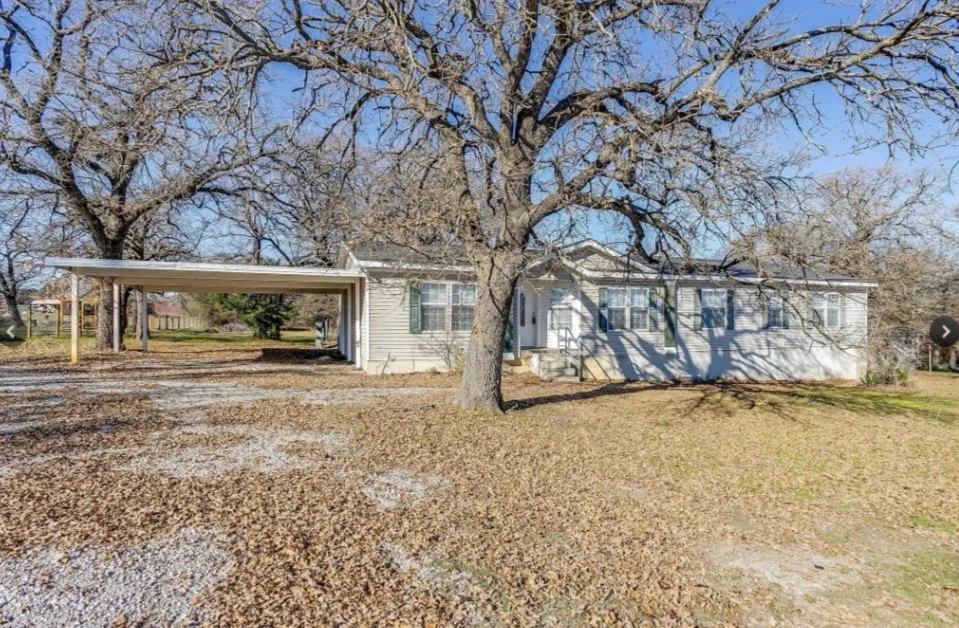 Manufactured Home For Rent in Wise County , 185 County Road 4869, Azle, Texas 76020, 4 Bedroom, 2 Bathroom, Garage spaces, 1,980 Sqft, built in 2004, mls#21369275, Real Estate Agent in Azle, Homes For Rent in Wise county, Homes For Rent in Azle, Realtor in Azle Texas, Real Estate Brokerage Independent Realty Texas, Luminita Cordes Realtor