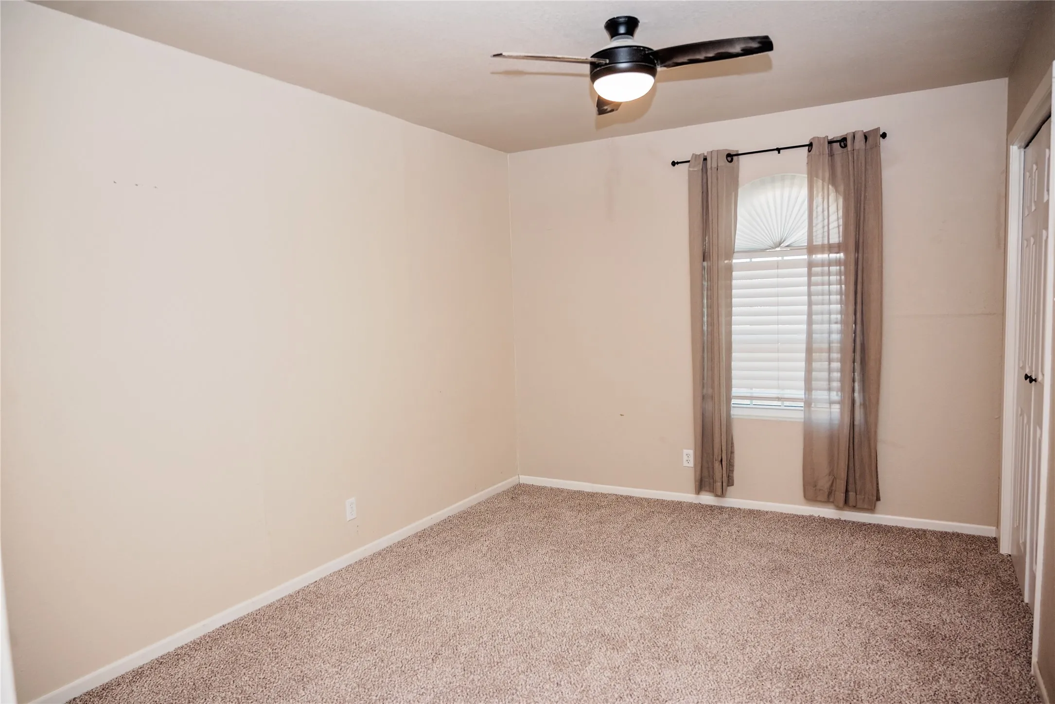 Single Family Residence For Sale in Eastland County , 1102 Conner, Eastland, Texas 76448, 3 Bedroom, 2 Bathroom, Garage spaces, 1,433 Sqft, built in 1978, mls#21382423, Real Estate Agent in Eastland, Homes For Sale in Eastland county, Homes For Sale in Eastland, Realtor in Eastland Texas, Real Estate Brokerage Independent Realty Texas, Luminita Cordes Realtor