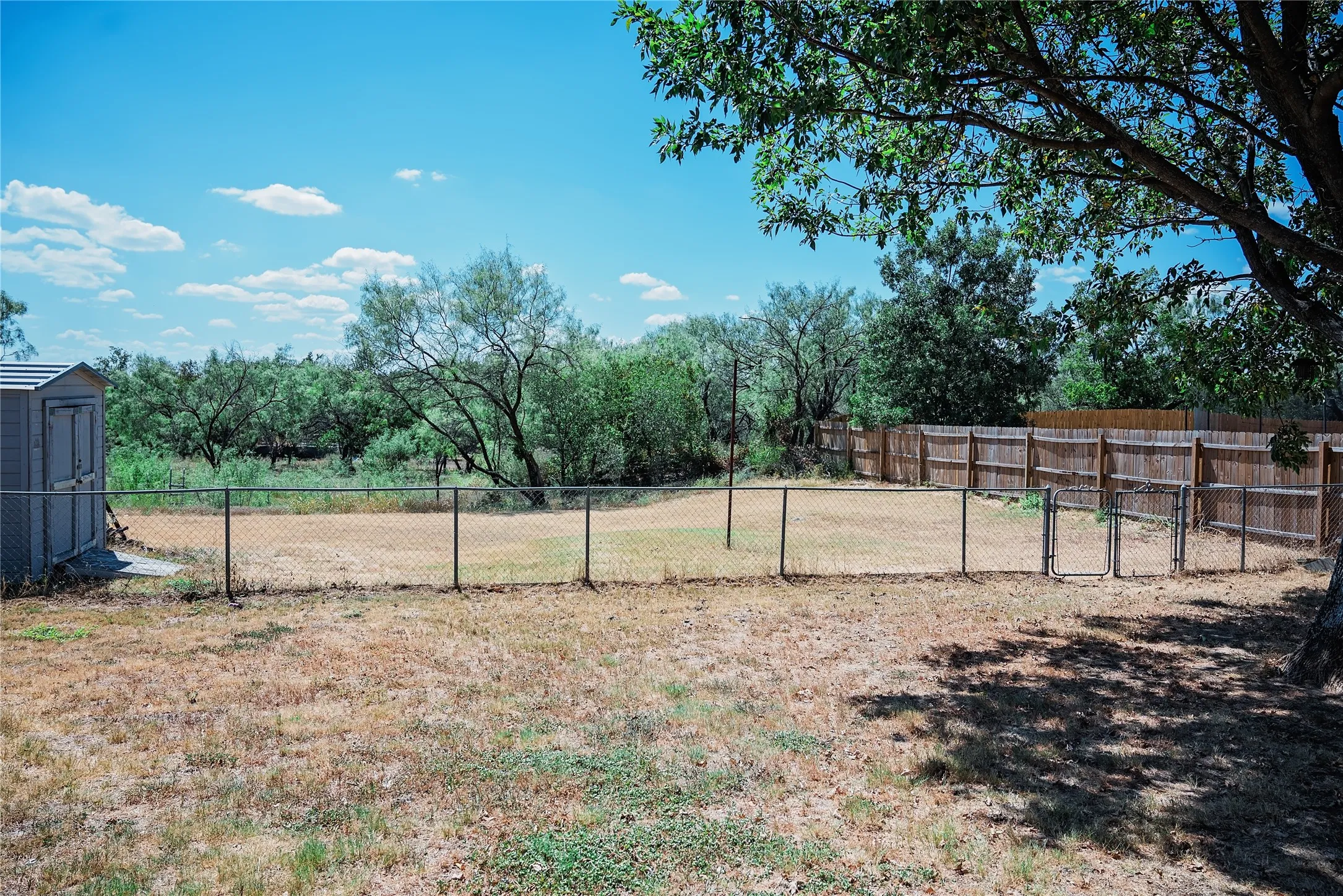 Single Family Residence For Sale in Eastland County , 1102 Conner, Eastland, Texas 76448, 3 Bedroom, 2 Bathroom, Garage spaces, 1,433 Sqft, built in 1978, mls#21382423, Real Estate Agent in Eastland, Homes For Sale in Eastland county, Homes For Sale in Eastland, Realtor in Eastland Texas, Real Estate Brokerage Independent Realty Texas, Luminita Cordes Realtor