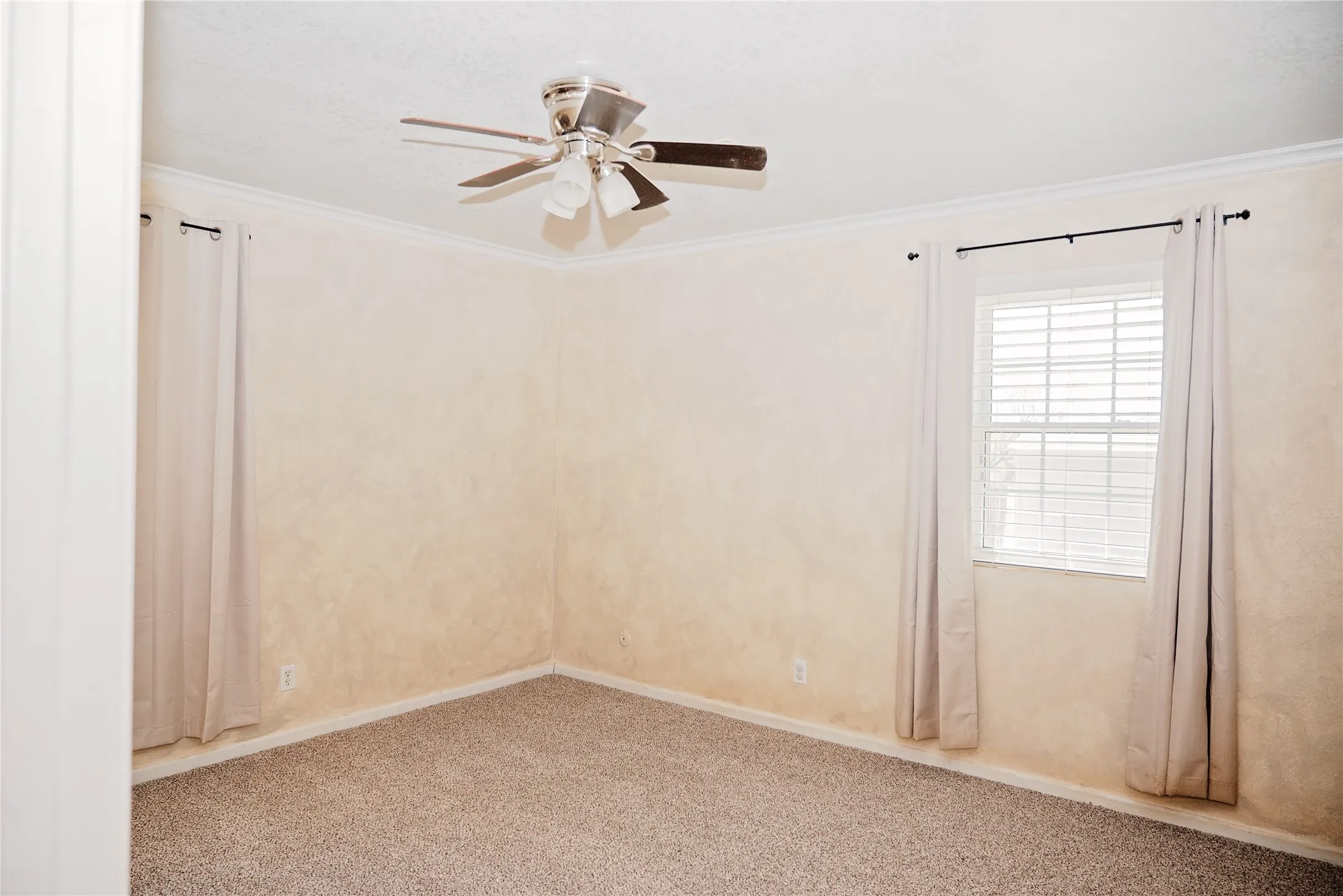 Single Family Residence For Sale in Eastland County , 1102 Conner, Eastland, Texas 76448, 3 Bedroom, 2 Bathroom, Garage spaces, 1,433 Sqft, built in 1978, mls#21382423, Real Estate Agent in Eastland, Homes For Sale in Eastland county, Homes For Sale in Eastland, Realtor in Eastland Texas, Real Estate Brokerage Independent Realty Texas, Luminita Cordes Realtor