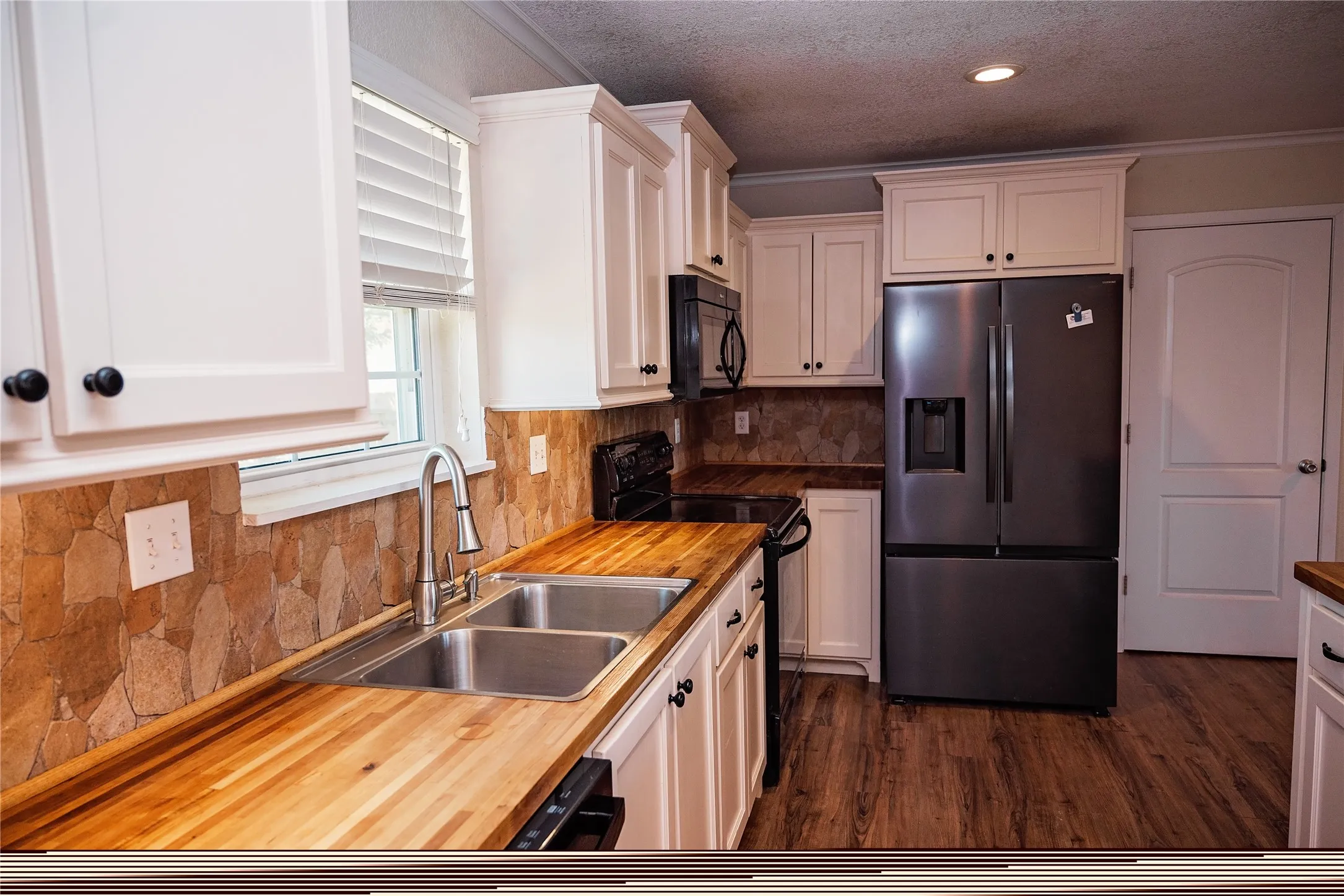 Single Family Residence For Sale in Eastland County , 1102 Conner, Eastland, Texas 76448, 3 Bedroom, 2 Bathroom, Garage spaces, 1,433 Sqft, built in 1978, mls#21382423, Real Estate Agent in Eastland, Homes For Sale in Eastland county, Homes For Sale in Eastland, Realtor in Eastland Texas, Real Estate Brokerage Independent Realty Texas, Luminita Cordes Realtor