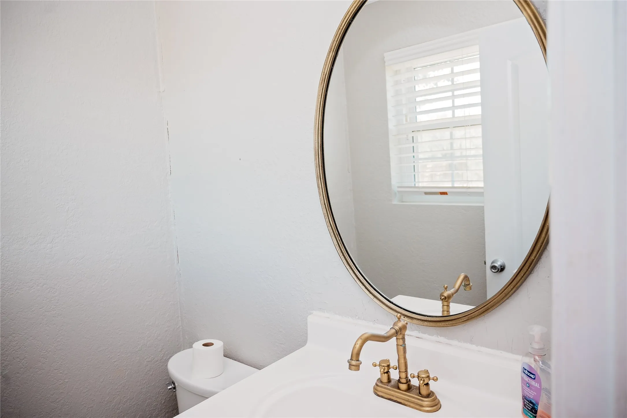 Single Family Residence For Sale in Eastland County , 1102 Conner, Eastland, Texas 76448, 3 Bedroom, 2 Bathroom, Garage spaces, 1,433 Sqft, built in 1978, mls#21382423, Real Estate Agent in Eastland, Homes For Sale in Eastland county, Homes For Sale in Eastland, Realtor in Eastland Texas, Real Estate Brokerage Independent Realty Texas, Luminita Cordes Realtor