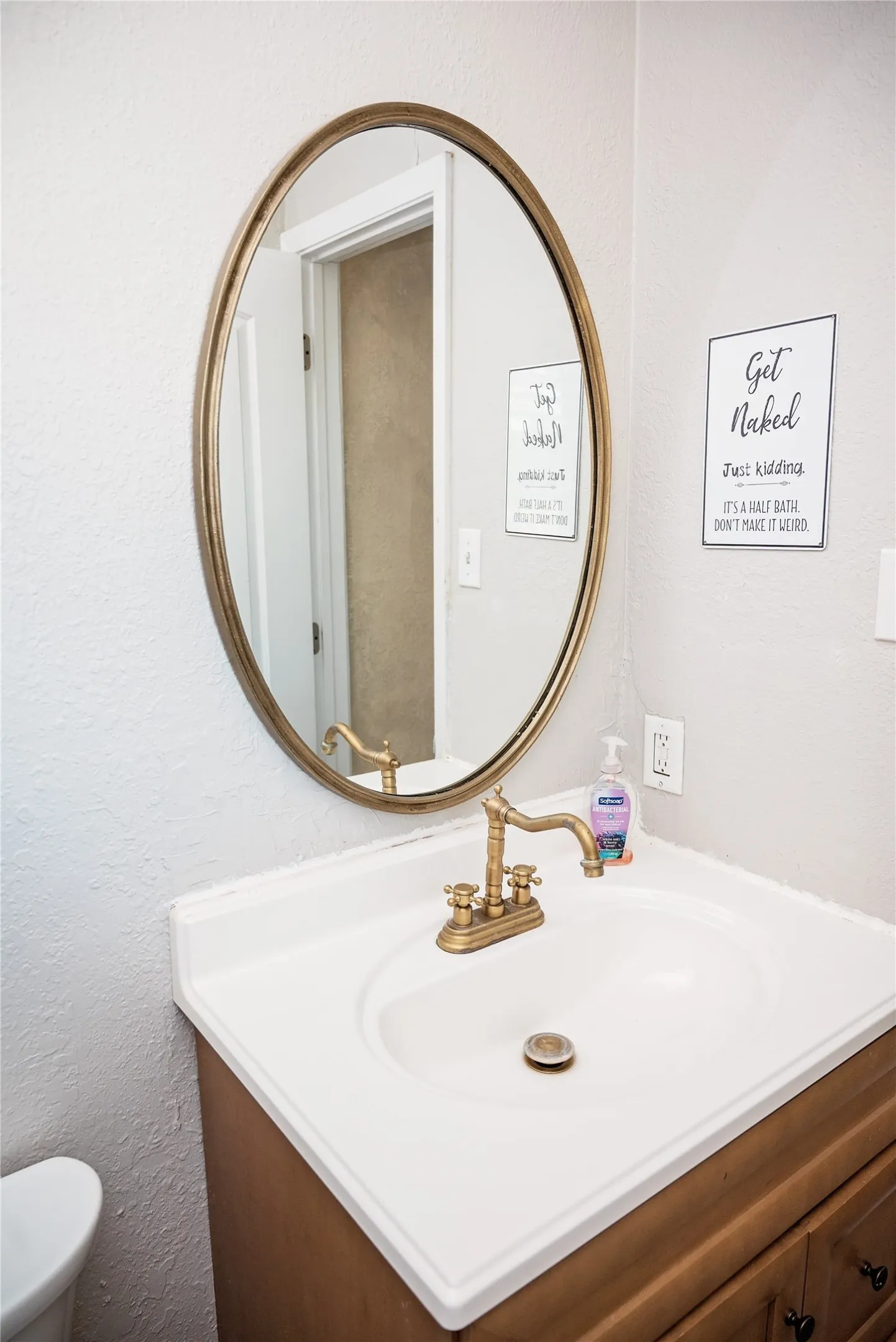 Single Family Residence For Sale in Eastland County , 1102 Conner, Eastland, Texas 76448, 3 Bedroom, 2 Bathroom, Garage spaces, 1,433 Sqft, built in 1978, mls#21382423, Real Estate Agent in Eastland, Homes For Sale in Eastland county, Homes For Sale in Eastland, Realtor in Eastland Texas, Real Estate Brokerage Independent Realty Texas, Luminita Cordes Realtor