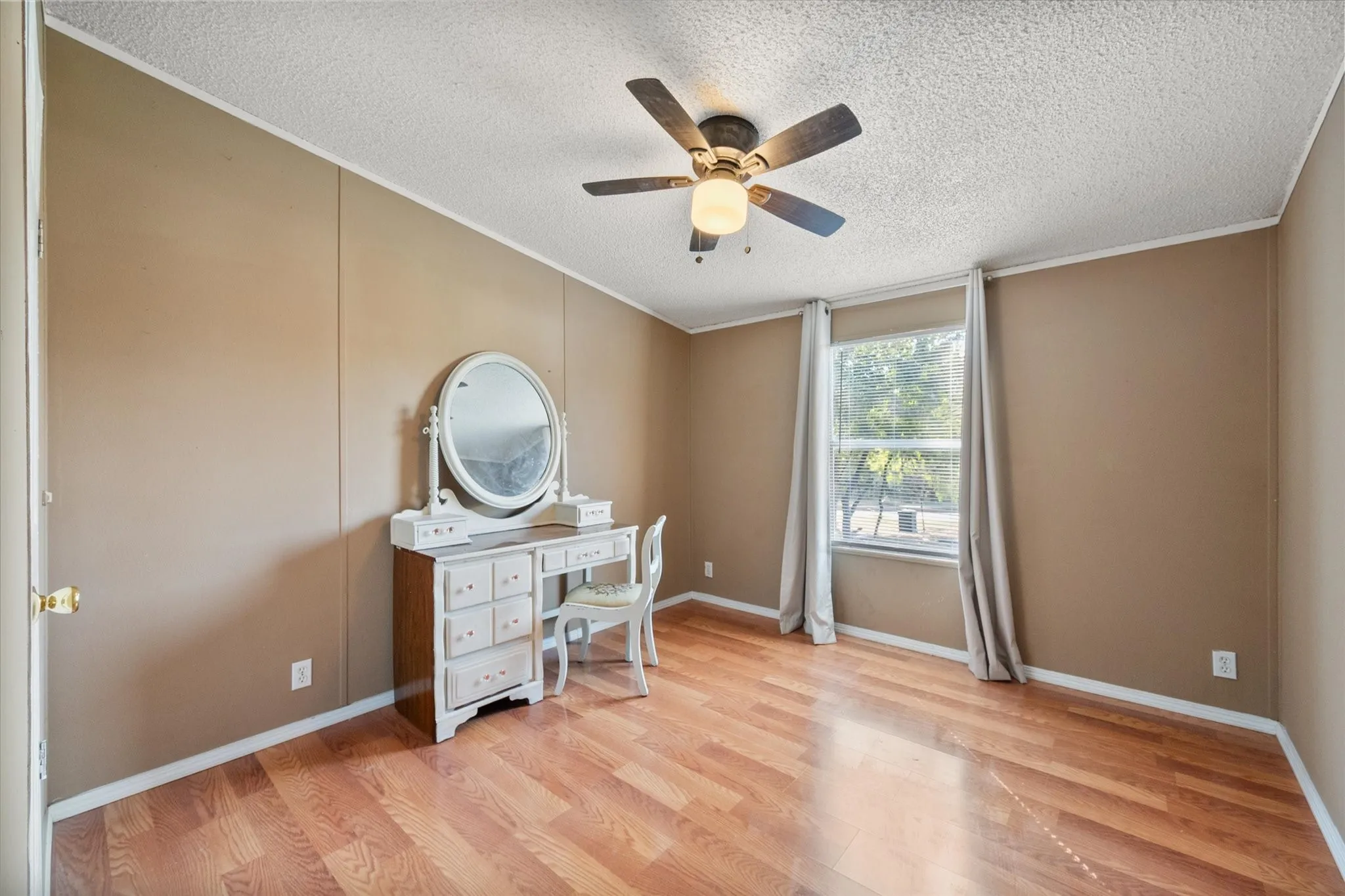 Mobile Home For Sale in Navarro County , 309 SE County Road 3048a, Corsicana, Texas 75109, 3 Bedroom, 2 Bathroom, Garage spaces, 1,232 Sqft, built in 1999, mls#21381261, Real Estate Agent in Corsicana, Homes For Sale in Navarro county, Homes For Sale in Corsicana, Realtor in Corsicana Texas, Real Estate Brokerage Independent Realty Texas, Luminita Cordes Realtor