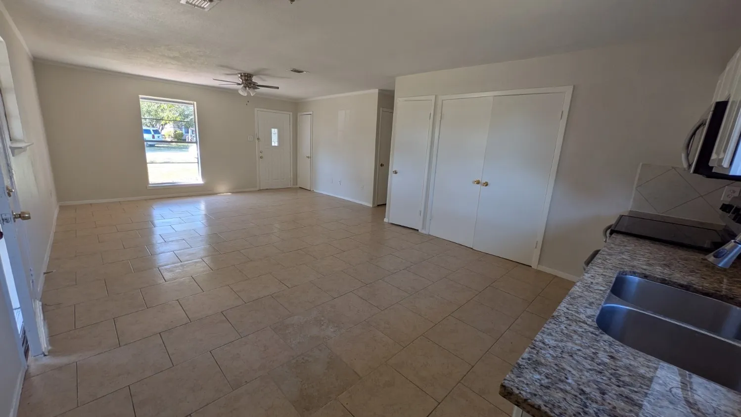 Single Family Residence For Rent in Grayson County , 101 Pecan Street, Howe, Texas 75459, 3 Bedroom, 2 Bathroom, Garage spaces, 1,080 Sqft, built in 1974, mls#21382427, Real Estate Agent in Howe, Homes For Rent in Grayson county, Homes For Rent in Howe, Realtor in Howe Texas, Real Estate Brokerage Independent Realty Texas, Luminita Cordes Realtor