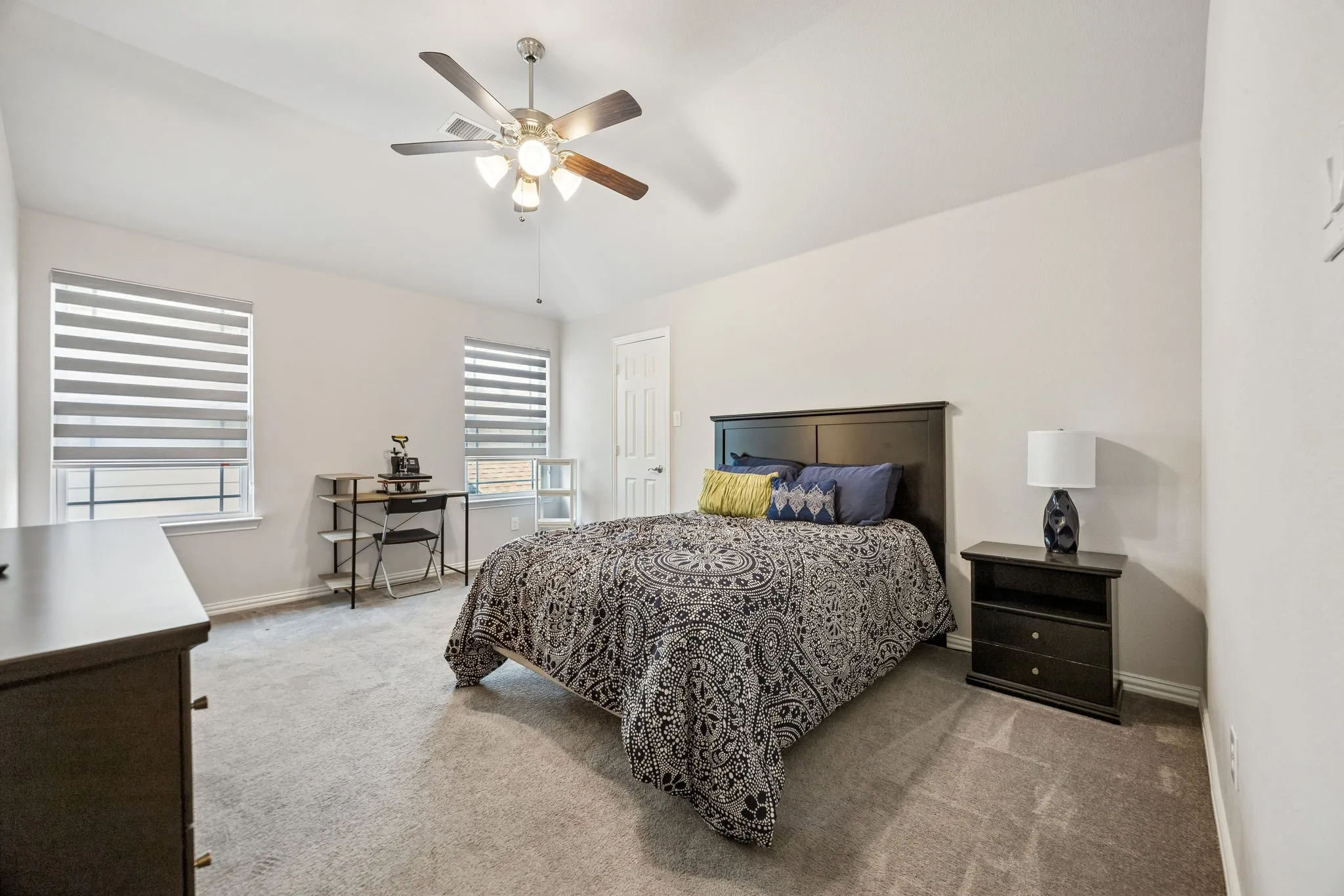 Single Family Residence For Sale in Collin County , 1301 Baynes Drive, Mc Kinney, Texas 75071, 5 Bedroom, 4 Bathroom, 2 Garage spaces, 4,293 Sqft, built in 2018, mls#21380503, Real Estate Agent in Mc Kinney, Homes For Sale in Collin county, Homes For Sale in Mc Kinney, Realtor in Mc Kinney Texas, Real Estate Brokerage Independent Realty Texas, Luminita Cordes Realtor