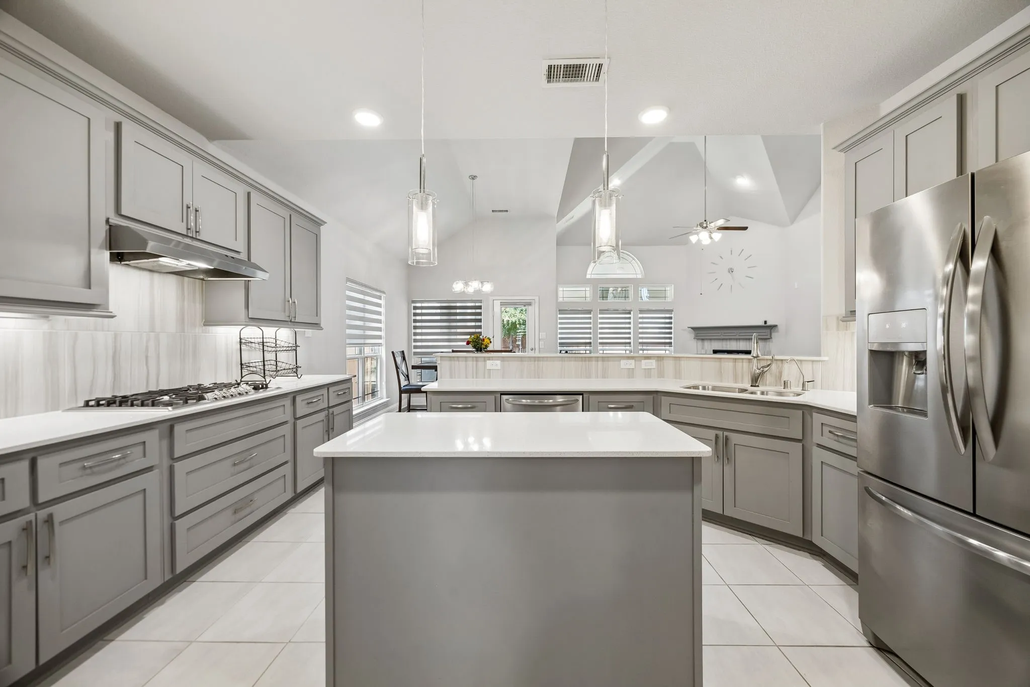 Single Family Residence For Sale in Collin County , 1301 Baynes Drive, Mc Kinney, Texas 75071, 5 Bedroom, 4 Bathroom, 2 Garage spaces, 4,293 Sqft, built in 2018, mls#21380503, Real Estate Agent in Mc Kinney, Homes For Sale in Collin county, Homes For Sale in Mc Kinney, Realtor in Mc Kinney Texas, Real Estate Brokerage Independent Realty Texas, Luminita Cordes Realtor