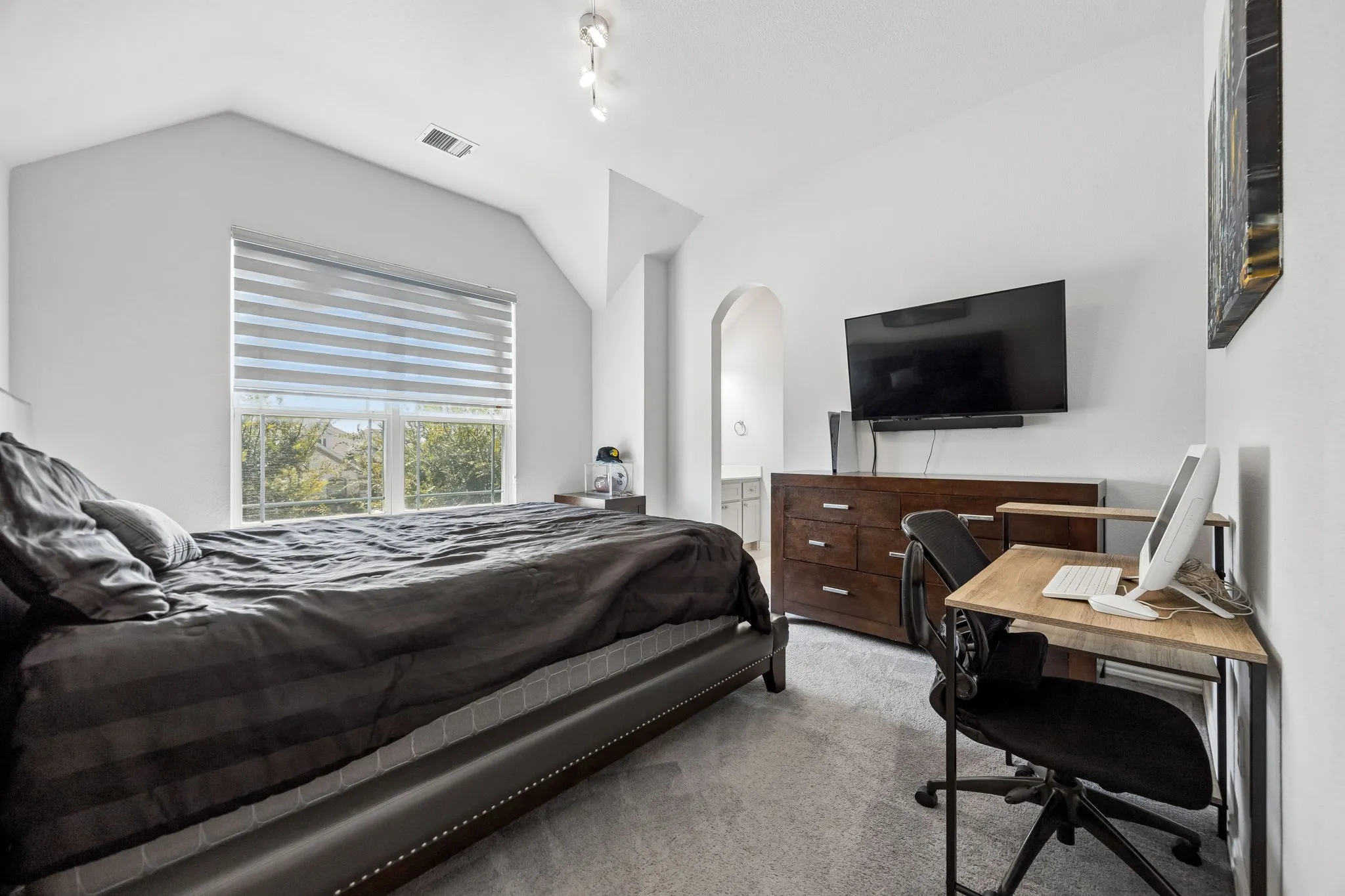 Single Family Residence For Sale in Collin County , 1301 Baynes Drive, Mc Kinney, Texas 75071, 5 Bedroom, 4 Bathroom, 2 Garage spaces, 4,293 Sqft, built in 2018, mls#21380503, Real Estate Agent in Mc Kinney, Homes For Sale in Collin county, Homes For Sale in Mc Kinney, Realtor in Mc Kinney Texas, Real Estate Brokerage Independent Realty Texas, Luminita Cordes Realtor