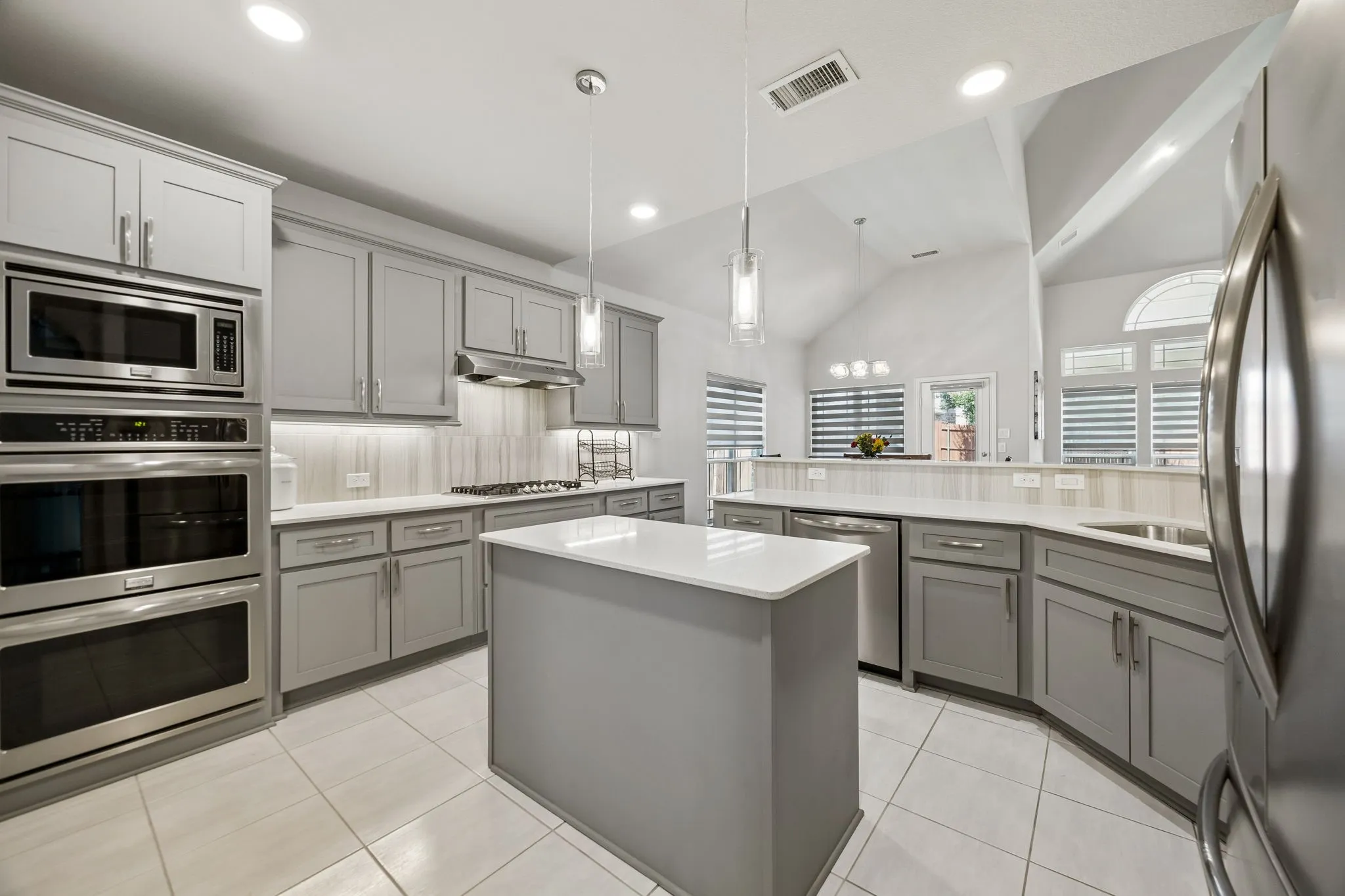 Single Family Residence For Sale in Collin County , 1301 Baynes Drive, Mc Kinney, Texas 75071, 5 Bedroom, 4 Bathroom, 2 Garage spaces, 4,293 Sqft, built in 2018, mls#21380503, Real Estate Agent in Mc Kinney, Homes For Sale in Collin county, Homes For Sale in Mc Kinney, Realtor in Mc Kinney Texas, Real Estate Brokerage Independent Realty Texas, Luminita Cordes Realtor
