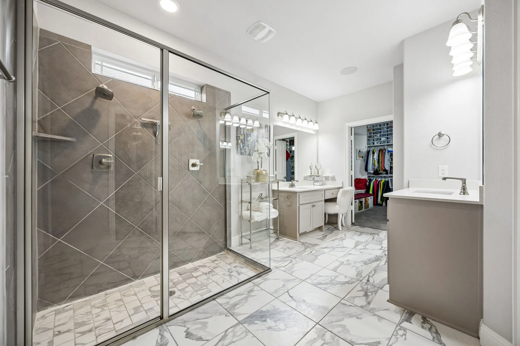 Single Family Residence For Sale in Collin County , 1301 Baynes Drive, Mc Kinney, Texas 75071, 5 Bedroom, 4 Bathroom, 2 Garage spaces, 4,293 Sqft, built in 2018, mls#21380503, Real Estate Agent in Mc Kinney, Homes For Sale in Collin county, Homes For Sale in Mc Kinney, Realtor in Mc Kinney Texas, Real Estate Brokerage Independent Realty Texas, Luminita Cordes Realtor