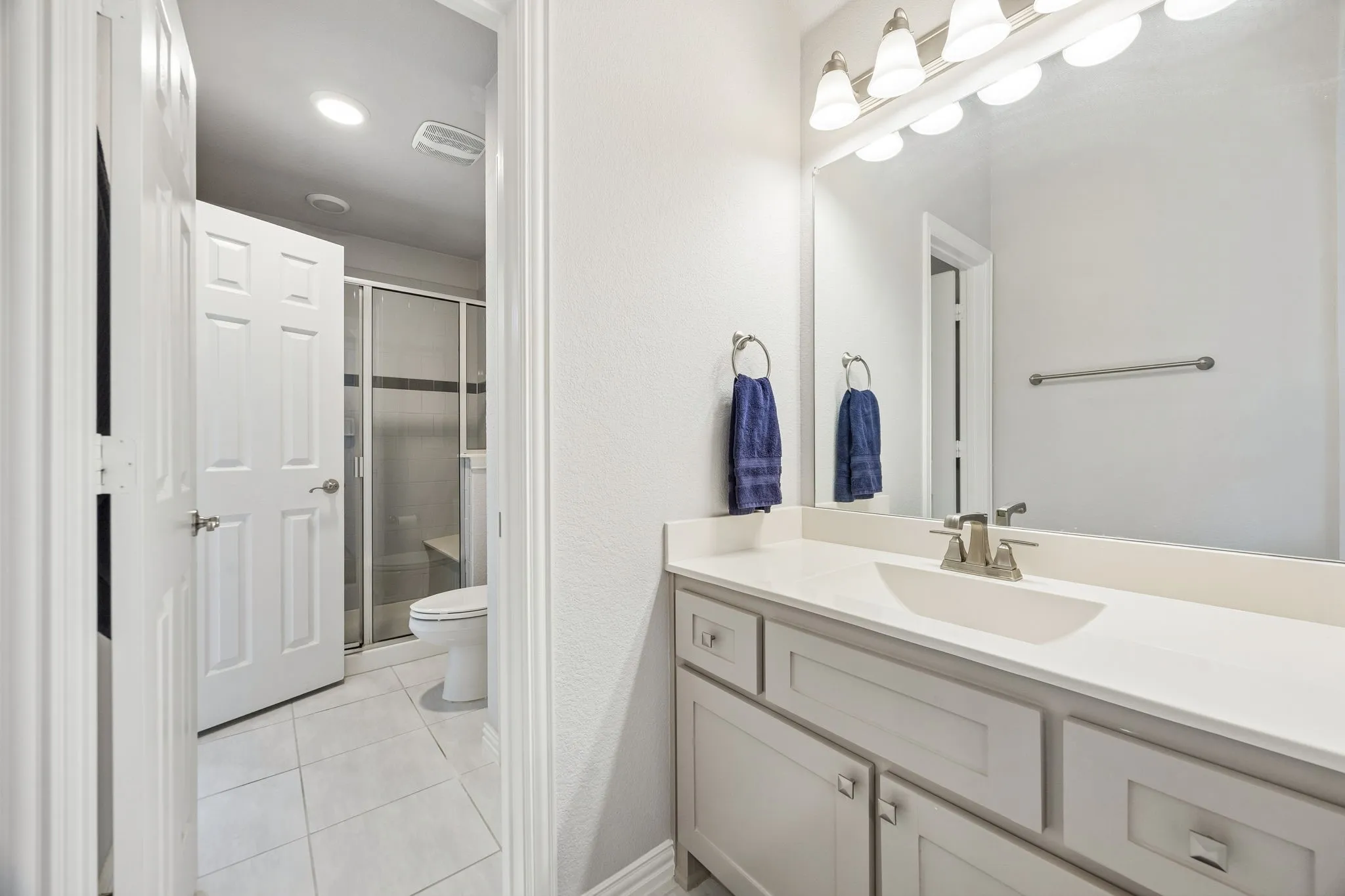 Single Family Residence For Sale in Collin County , 1301 Baynes Drive, Mc Kinney, Texas 75071, 5 Bedroom, 4 Bathroom, 2 Garage spaces, 4,293 Sqft, built in 2018, mls#21380503, Real Estate Agent in Mc Kinney, Homes For Sale in Collin county, Homes For Sale in Mc Kinney, Realtor in Mc Kinney Texas, Real Estate Brokerage Independent Realty Texas, Luminita Cordes Realtor