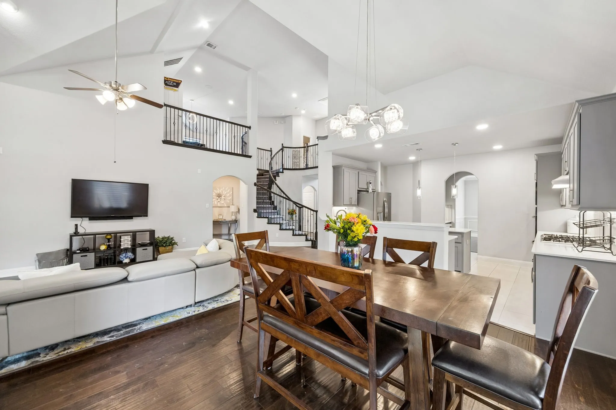 Single Family Residence For Sale in Collin County , 1301 Baynes Drive, Mc Kinney, Texas 75071, 5 Bedroom, 4 Bathroom, 2 Garage spaces, 4,293 Sqft, built in 2018, mls#21380503, Real Estate Agent in Mc Kinney, Homes For Sale in Collin county, Homes For Sale in Mc Kinney, Realtor in Mc Kinney Texas, Real Estate Brokerage Independent Realty Texas, Luminita Cordes Realtor