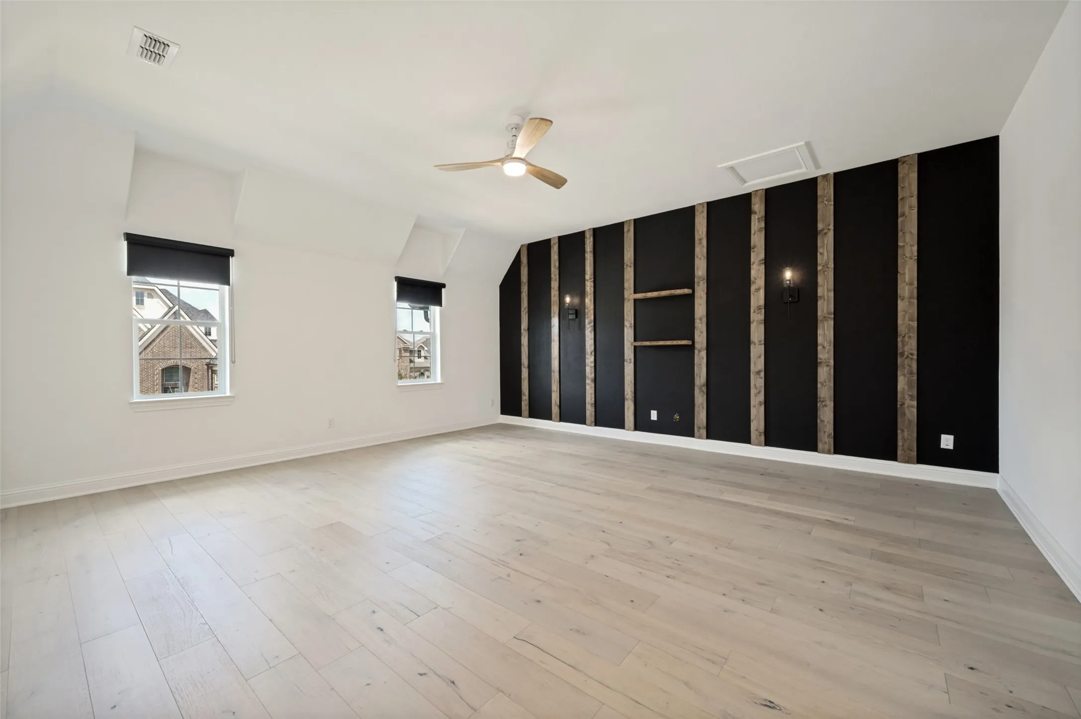 Single Family Residence For Sale in Denton County , 900 Southern Hills Way, Aubrey, Texas 76227, 3 Bedroom, 2 Bathroom, 3 Garage spaces, 2,483 Sqft, built in 2017, mls#21377079, Real Estate Agent in Aubrey, Homes For Sale in Denton county, Homes For Sale in Aubrey, Realtor in Aubrey Texas, Real Estate Brokerage Independent Realty Texas, Luminita Cordes Realtor