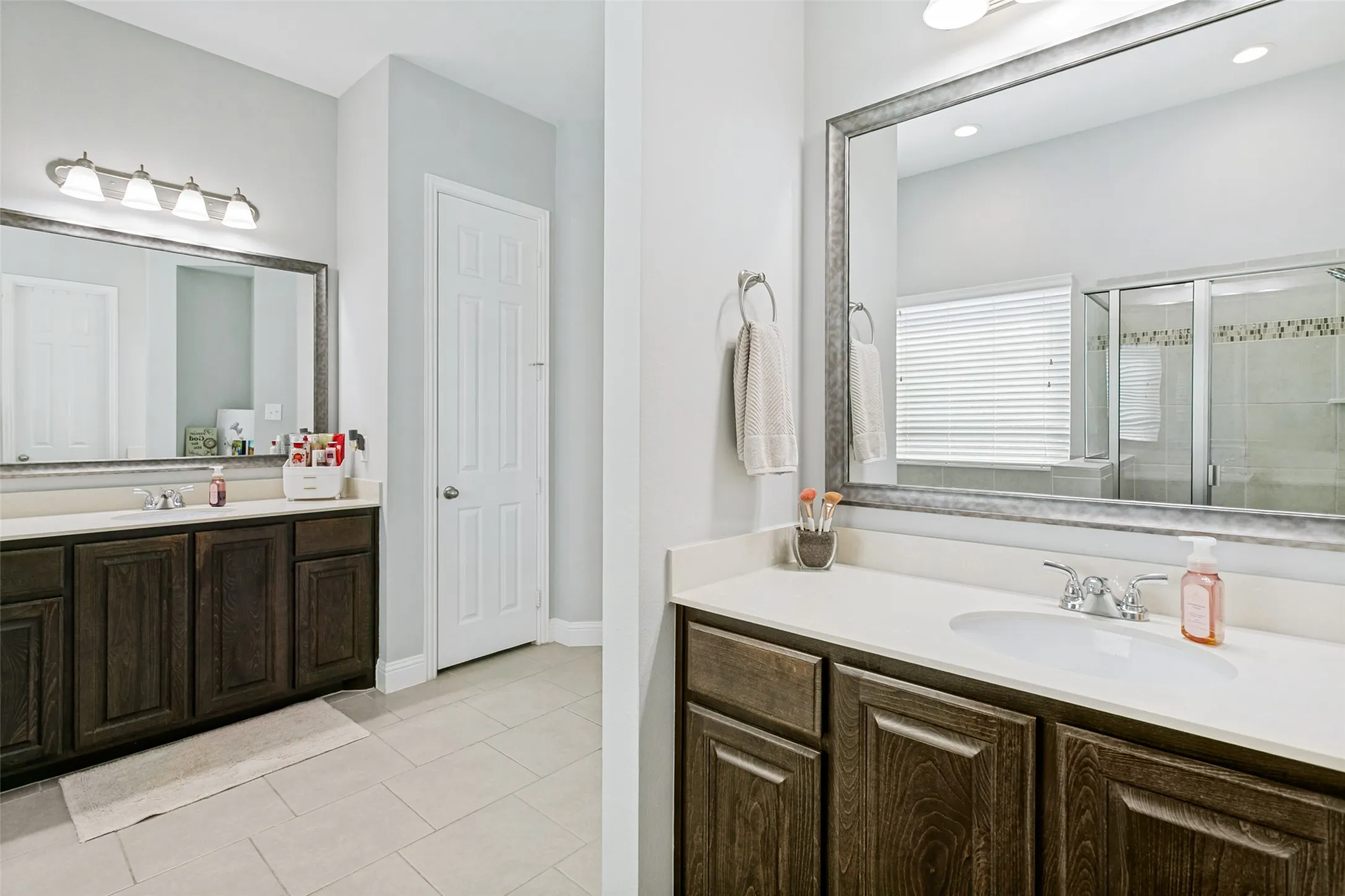 Single Family Residence For Sale in Parker County , 15109 Roderick Road, Aledo, Texas 76008, 4 Bedroom, 3 Bathroom, 2 Garage spaces, 3,460 Sqft, built in 2017, mls#21381121, Real Estate Agent in Aledo, Homes For Sale in Parker county, Homes For Sale in Aledo, Realtor in Aledo Texas, Real Estate Brokerage Independent Realty Texas, Luminita Cordes Realtor