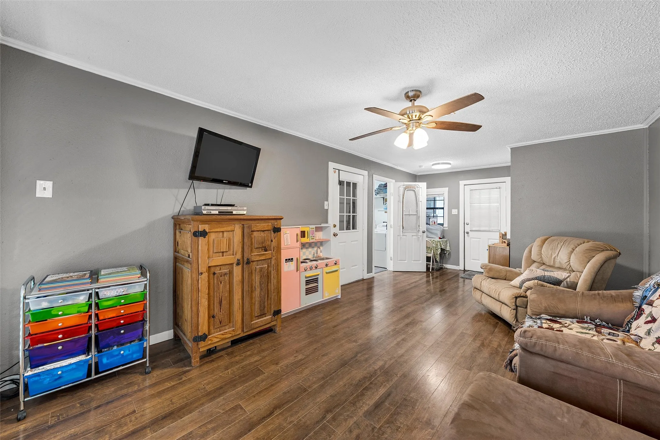 Single Family Residence For Sale in Mc Lennan County , 3921 Austin Avenue, Waco, Texas 76710, 3 Bedroom, 2 Bathroom, 1 Garage spaces, 1,735 Sqft, built in 1950, mls#21382257, Real Estate Agent in Waco, Homes For Sale in Mc Lennan county, Homes For Sale in Waco, Realtor in Waco Texas, Real Estate Brokerage Independent Realty Texas, Luminita Cordes Realtor