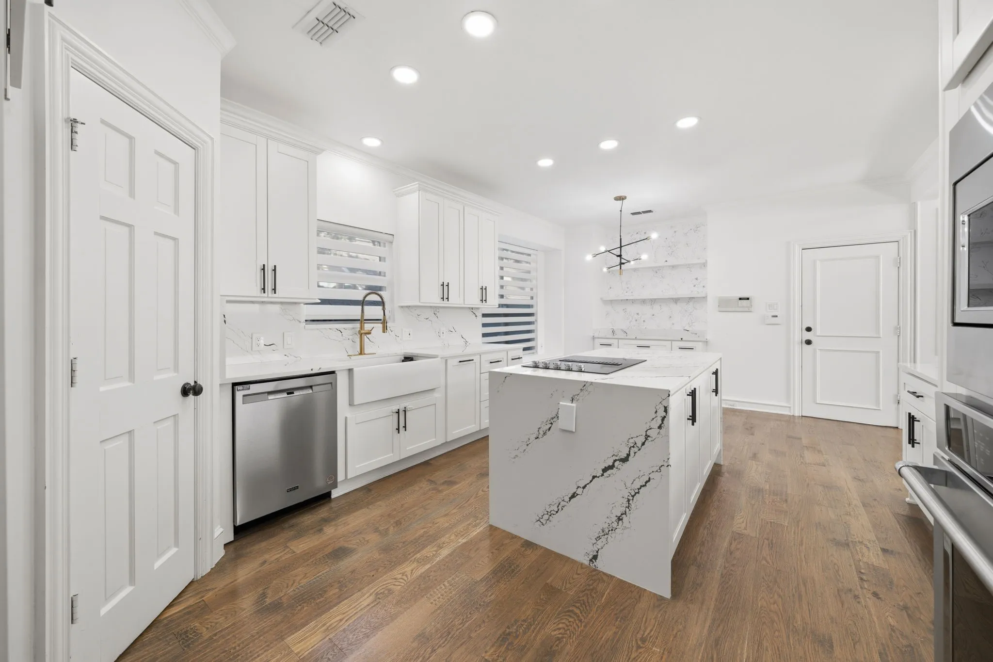 Single Family Residence For Sale in Collin County , 18003 Benchmark Drive, Dallas, Texas 75252, 5 Bedroom, 4 Bathroom, 3 Garage spaces, 4,012 Sqft, built in 1990, mls#21382443, Real Estate Agent in Dallas, Homes For Sale in Collin county, Homes For Sale in Dallas, Realtor in Dallas Texas, Real Estate Brokerage Independent Realty Texas, Luminita Cordes Realtor