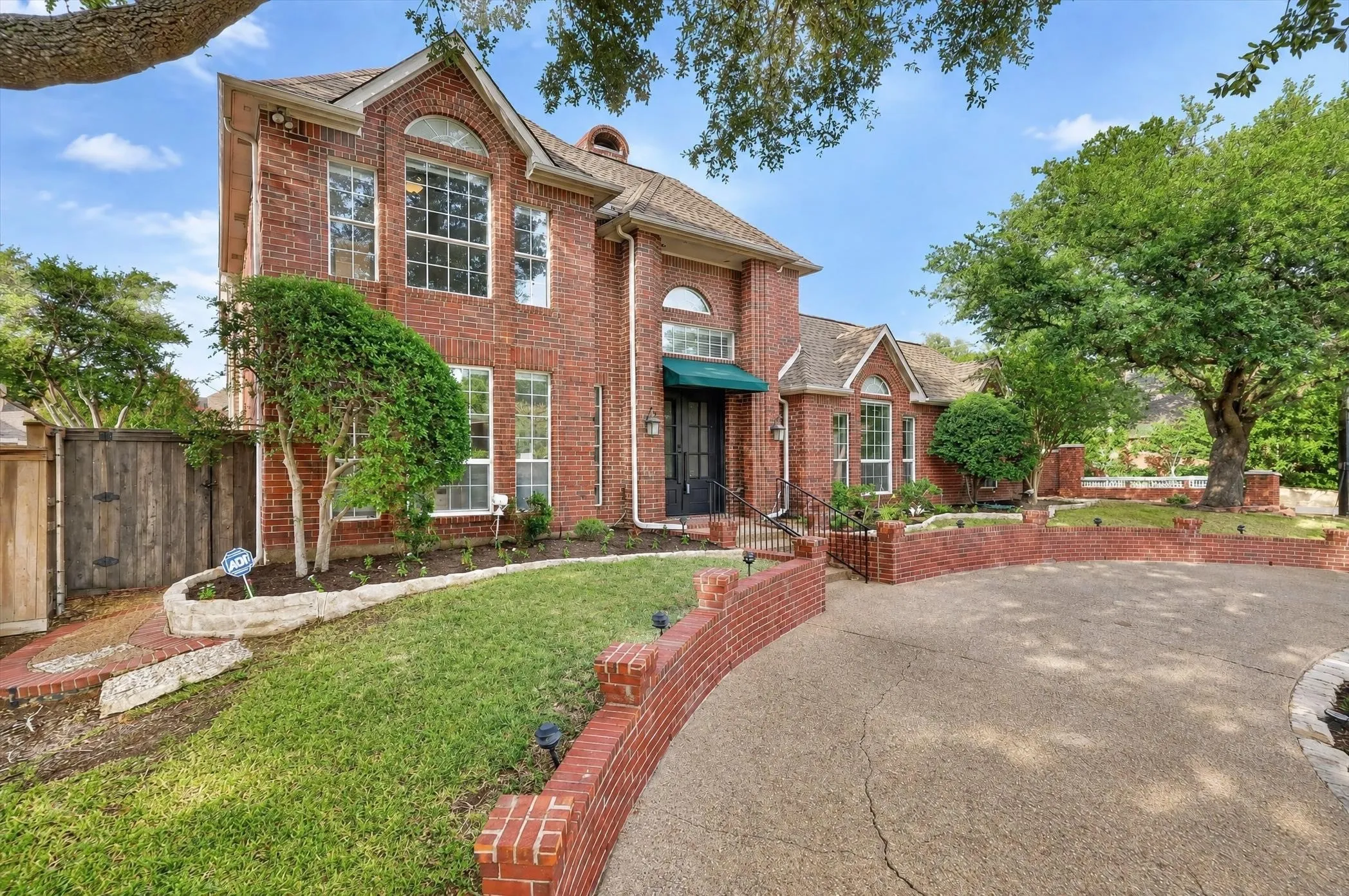 Single Family Residence For Sale in Collin County , 18003 Benchmark Drive, Dallas, Texas 75252, 5 Bedroom, 4 Bathroom, 3 Garage spaces, 4,012 Sqft, built in 1990, mls#21382443, Real Estate Agent in Dallas, Homes For Sale in Collin county, Homes For Sale in Dallas, Realtor in Dallas Texas, Real Estate Brokerage Independent Realty Texas, Luminita Cordes Realtor
