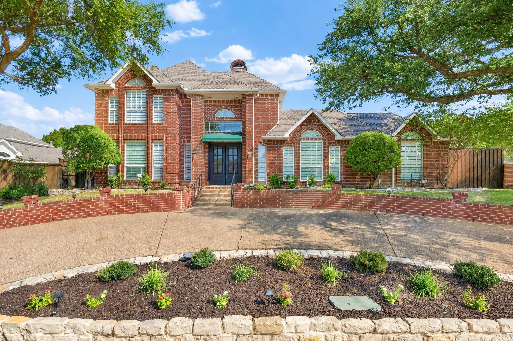 Single Family Residence For Sale in Collin County , 18003 Benchmark Drive, Dallas, Texas 75252, 5 Bedroom, 4 Bathroom, 3 Garage spaces, 4,012 Sqft, built in 1990, mls#21382443, Real Estate Agent in Dallas, Homes For Sale in Collin county, Homes For Sale in Dallas, Realtor in Dallas Texas, Real Estate Brokerage Independent Realty Texas, Luminita Cordes Realtor