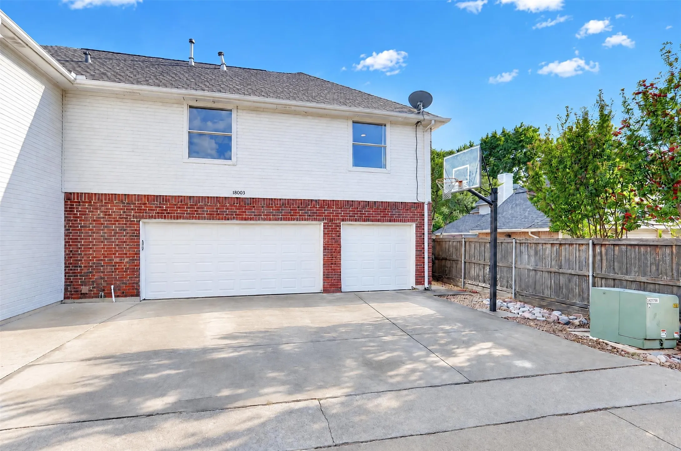 Single Family Residence For Sale in Collin County , 18003 Benchmark Drive, Dallas, Texas 75252, 5 Bedroom, 4 Bathroom, 3 Garage spaces, 4,012 Sqft, built in 1990, mls#21382443, Real Estate Agent in Dallas, Homes For Sale in Collin county, Homes For Sale in Dallas, Realtor in Dallas Texas, Real Estate Brokerage Independent Realty Texas, Luminita Cordes Realtor
